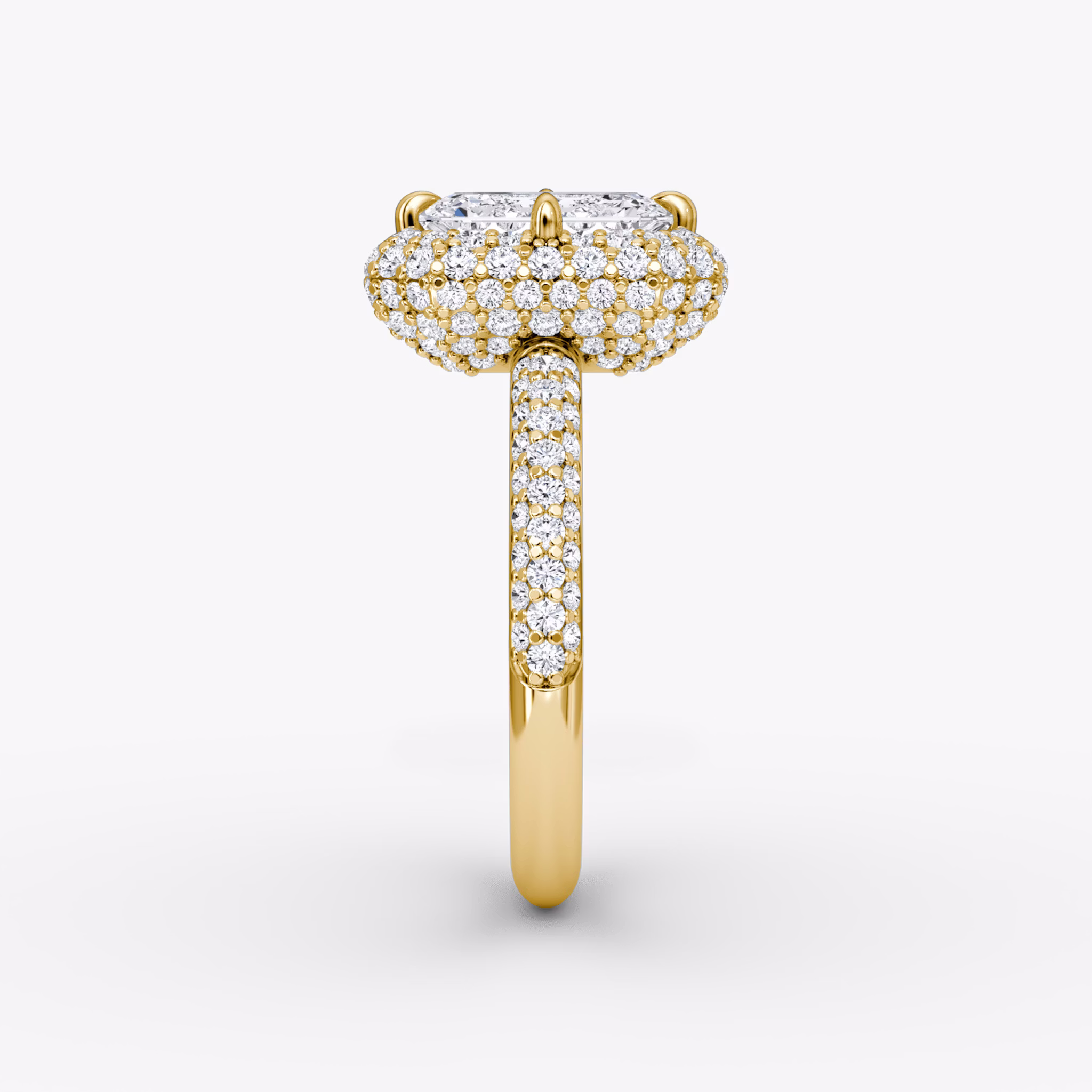 The Pavé Bombée | Emerald | 18k | Yellow Gold | bandAccent: Pavé | diamondOrientation: vertical | caratWeight: other