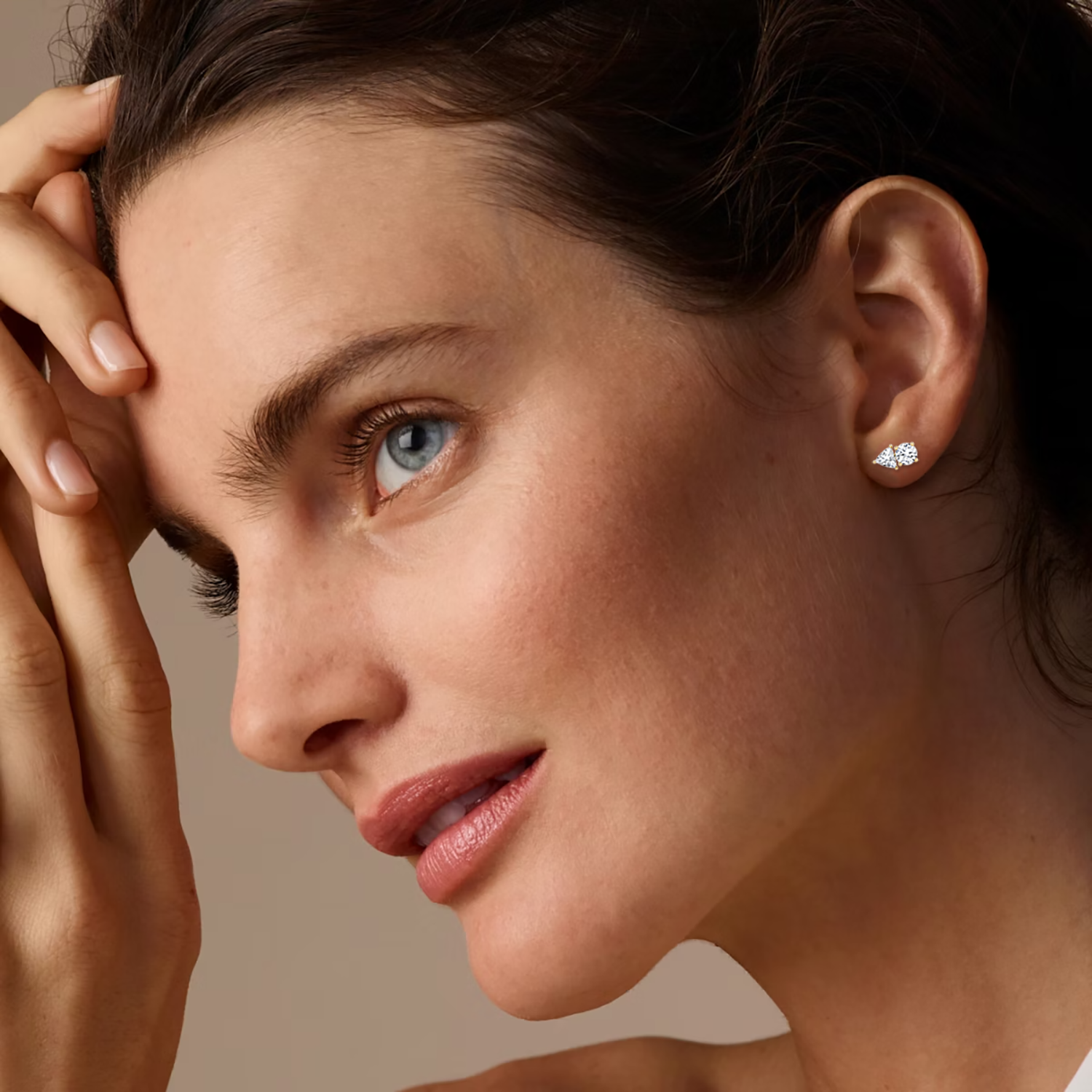 Toi et Moi Stud | Round Brilliant and Trillion | 14k | Yellow Gold | side: left