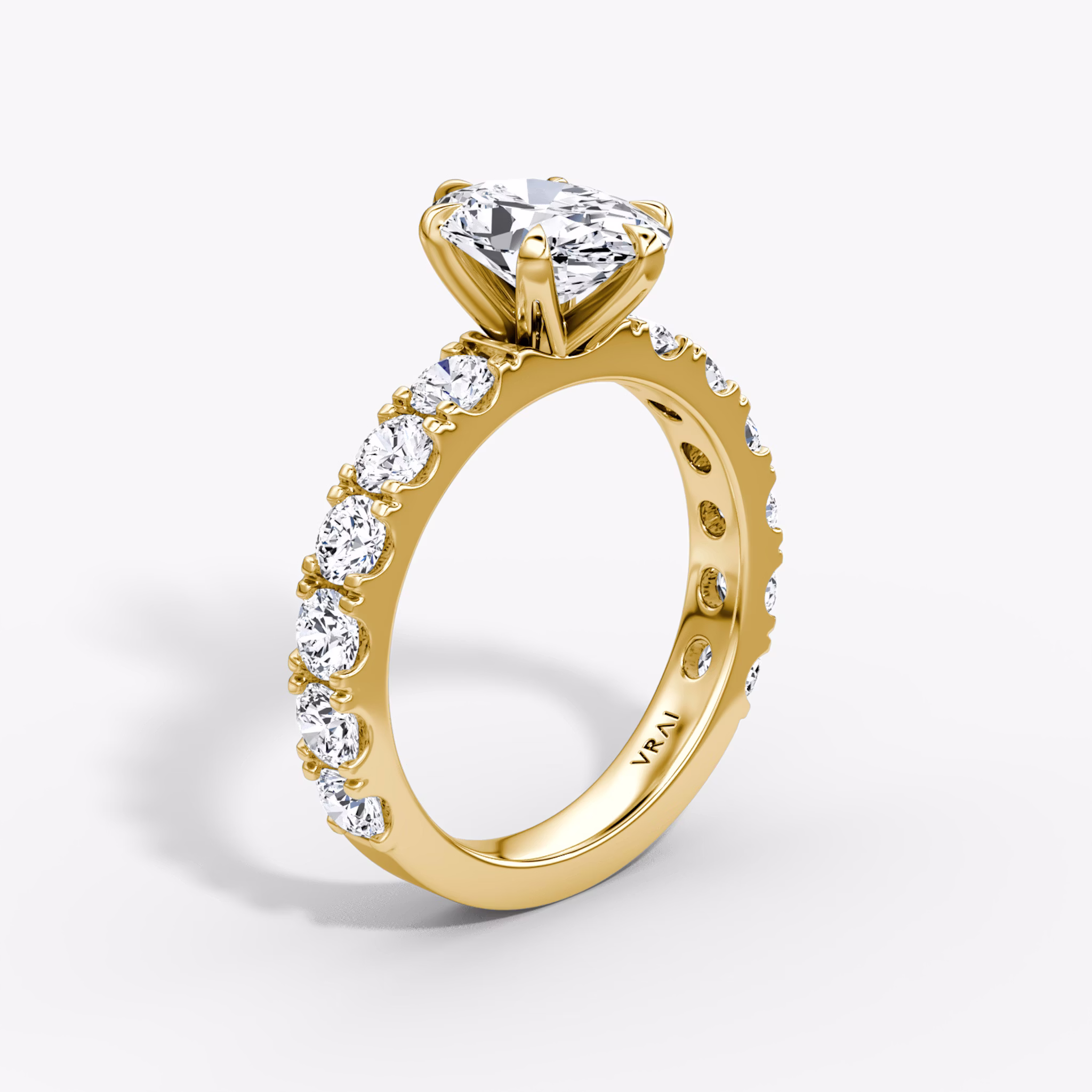 Anillo de compromiso Amour Eternity | Oval | 18k | Oro amarillo | bandAccent: Simple | diamondOrientation: vertical | caratWeight: other