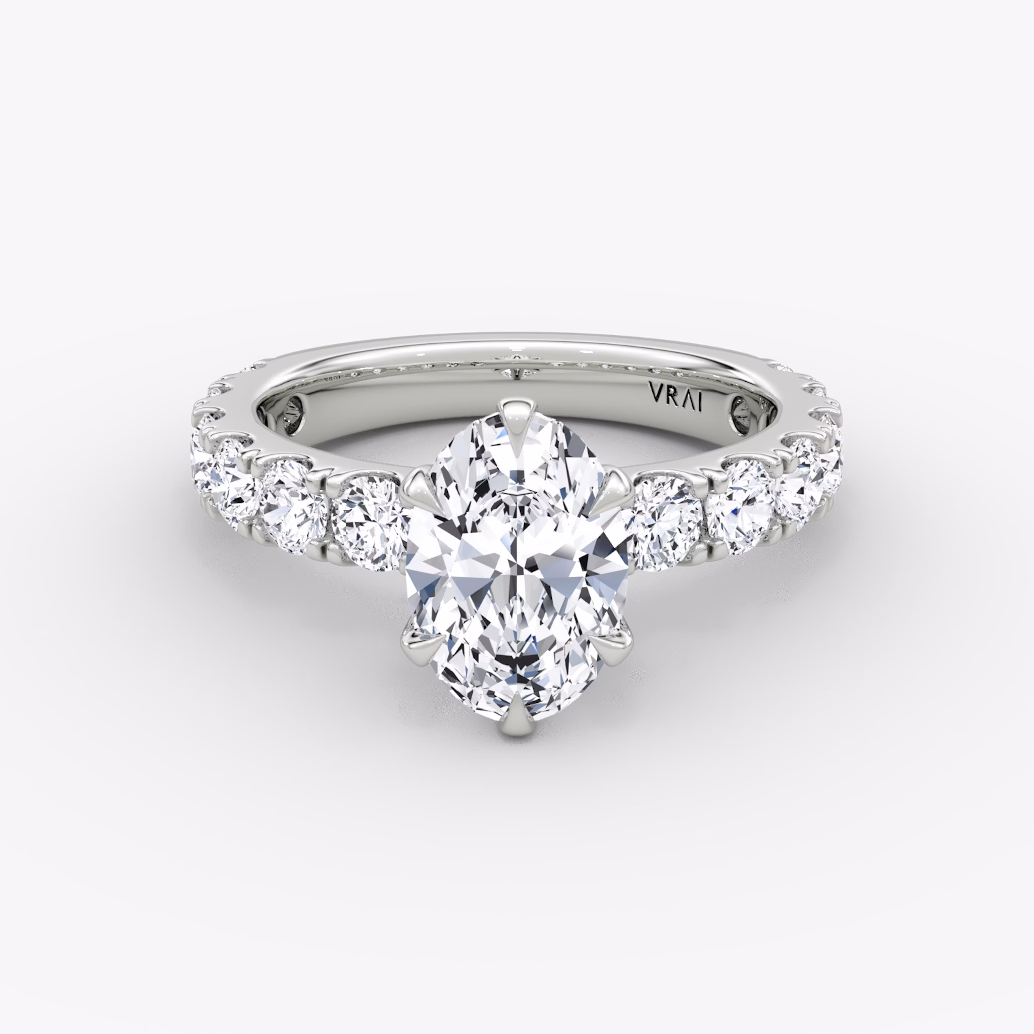 Anillo de compromiso Amour Eternity | Oval | Platino | bandAccent: Simple | diamondOrientation: vertical | caratWeight: other