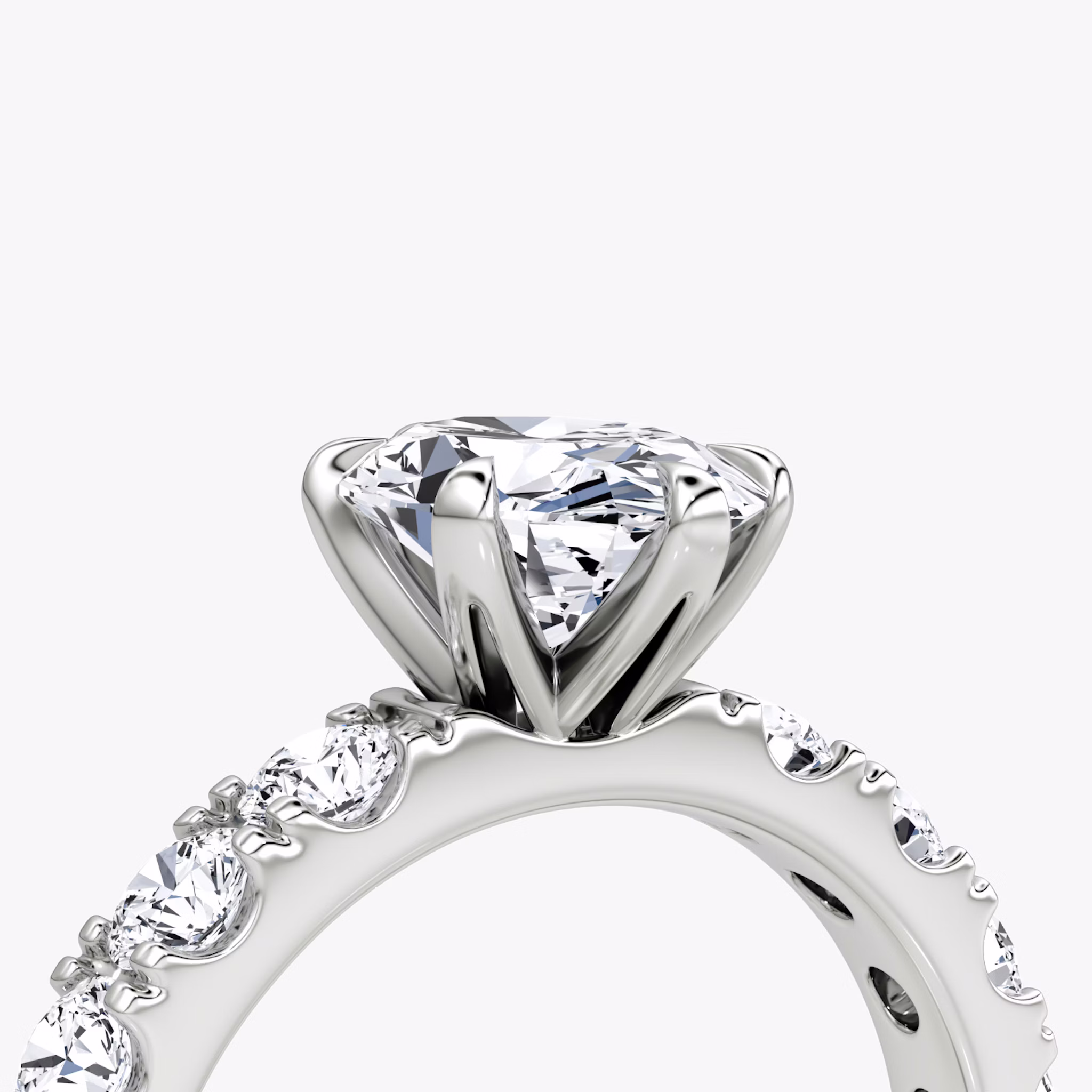 Anillo de compromiso Amour Eternity | Oval | Platino | bandAccent: Simple | diamondOrientation: vertical | caratWeight: other