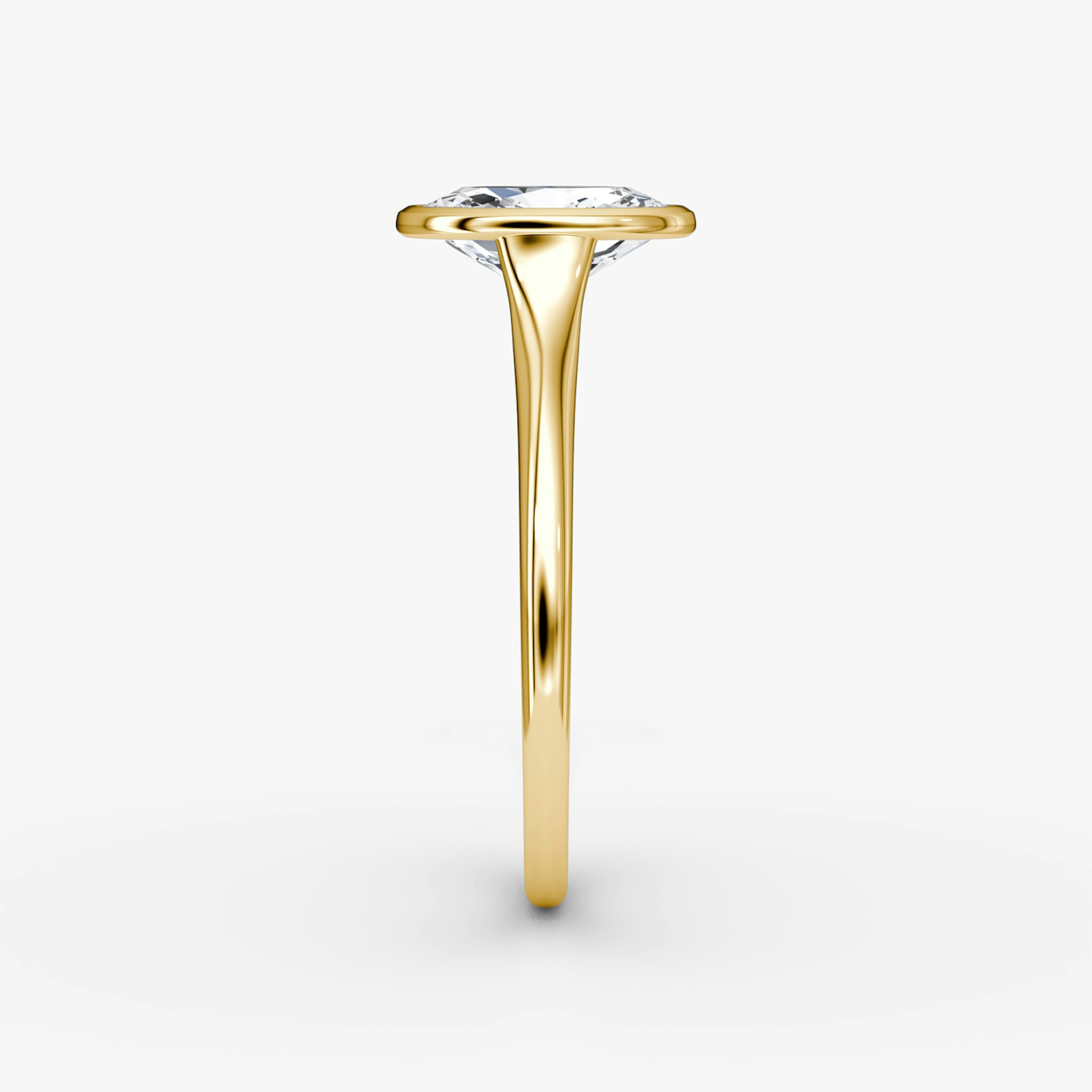 The Flat Edge Bezel | Oval | 18k | Yellow Gold | bandAccent: Plain | diamondOrientation: vertical | caratWeight: other
