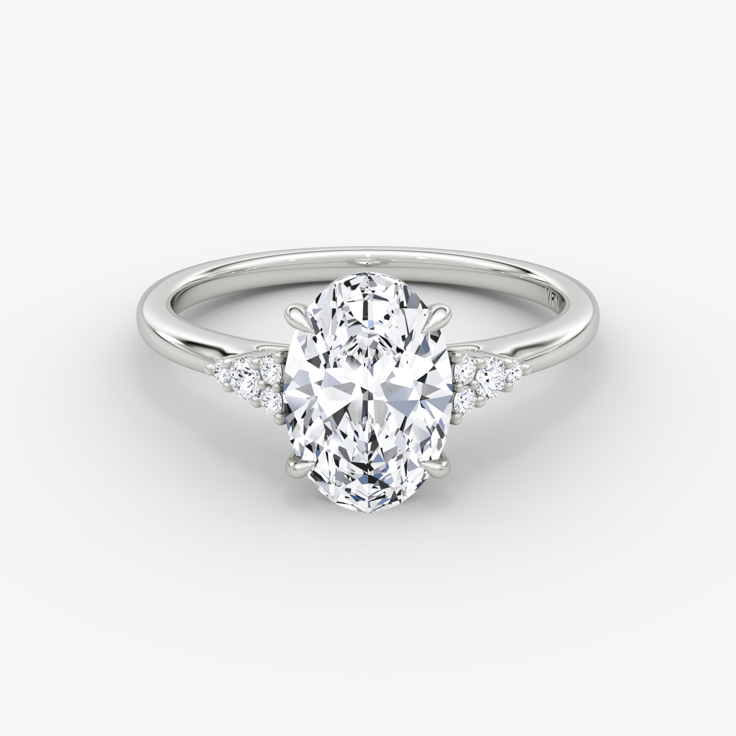 The Side Cluster Cathedral Oval | Platinum