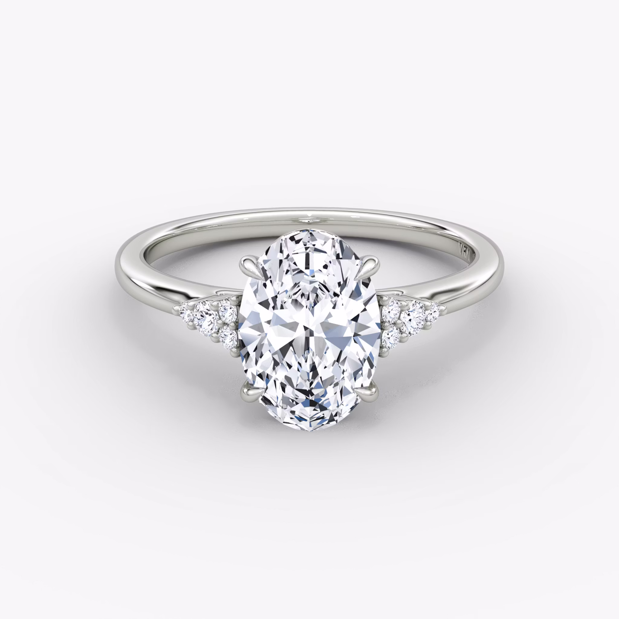 The Side Cluster Cathedral Oval | Platinum