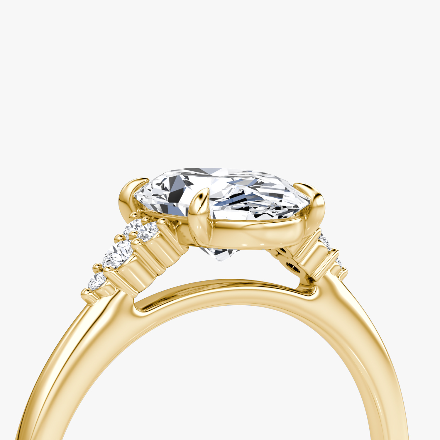 Anillo de compromiso Side Cluster Cathedral | Oval | 18k | Oro amarillo | bandAccent: Simple | diamondOrientation: vertical | caratWeight: other