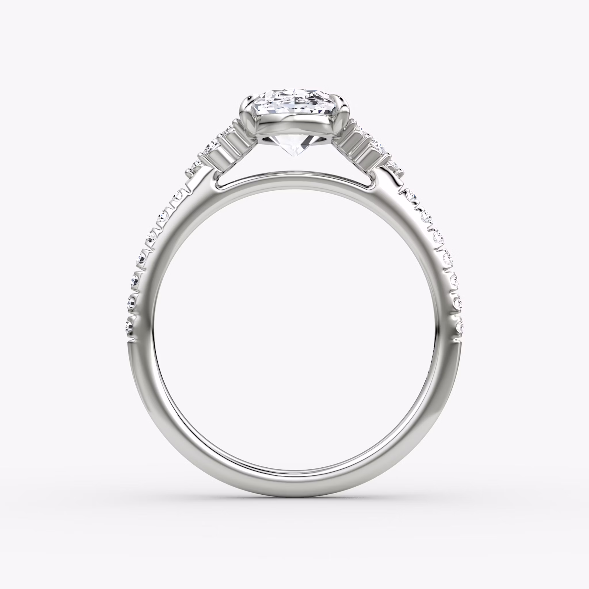 Side Cluster Cathedral | Oval | 18k | Weißgold | bandAccent: Mit Pavé-Besatz | diamondOrientation: vertical | caratWeight: other