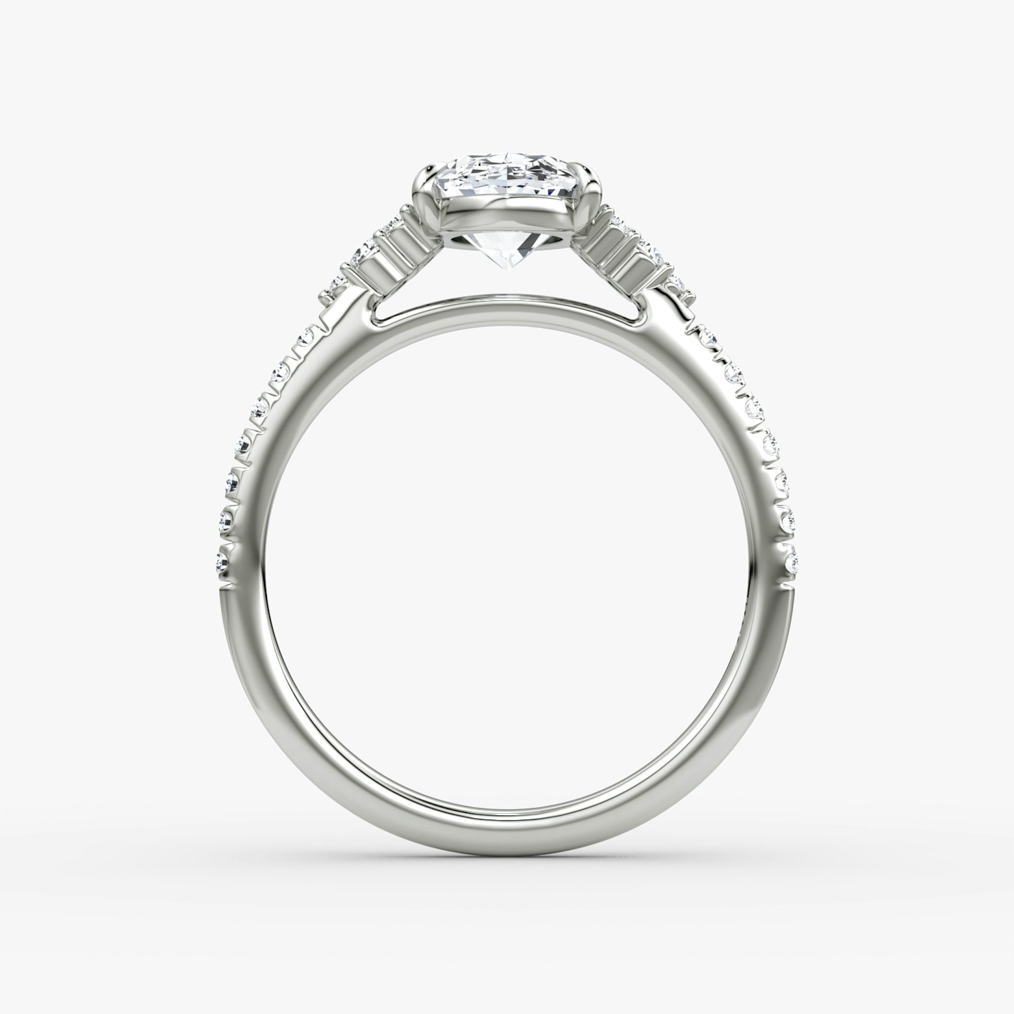 Side Cluster Cathedral | Oval | 18k | Weißgold | bandAccent: Mit Pavé-Besatz | diamondOrientation: vertical | caratWeight: other