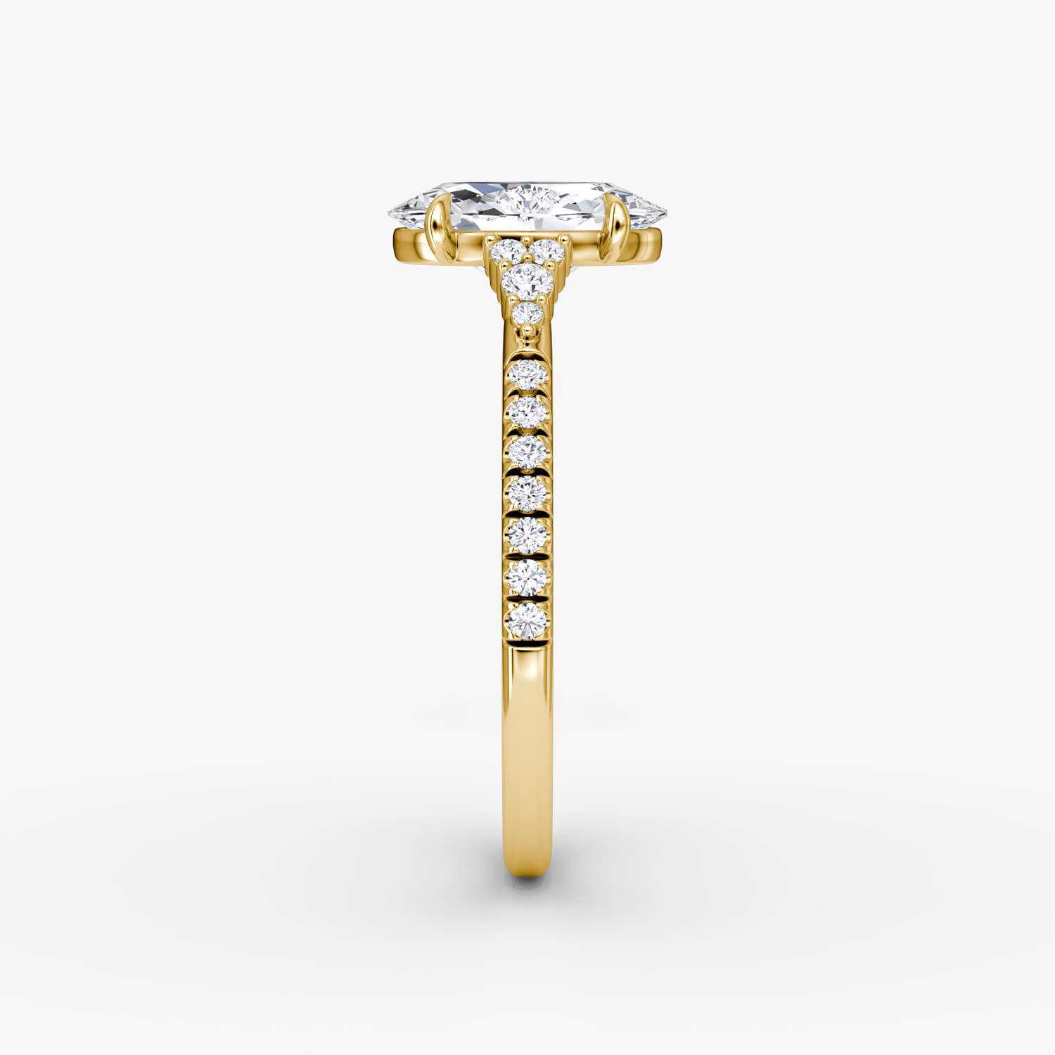 Anillo de compromiso Side Cluster Cathedral | Oval | 18k | Oro amarillo | bandAccent: Pavé | diamondOrientation: vertical | caratWeight: other