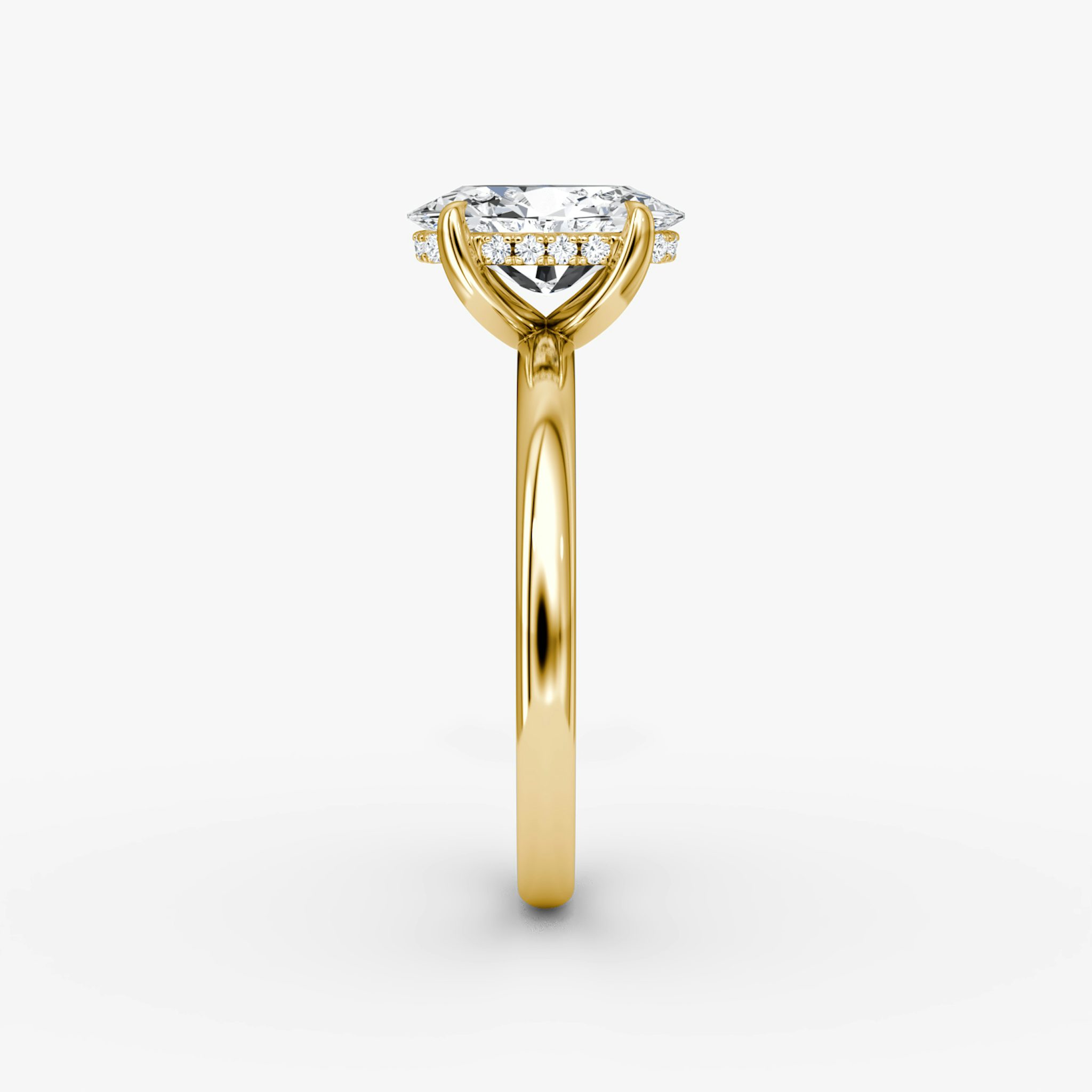 Classic Hidden Halo | Oval | 18k | Gelbgold | bandAccent: Ohne Pavé-Besatz | bandWidth: large | prongStyle: Ohne Pavé-Besatz | diamondOrientation: vertical | caratWeight: other