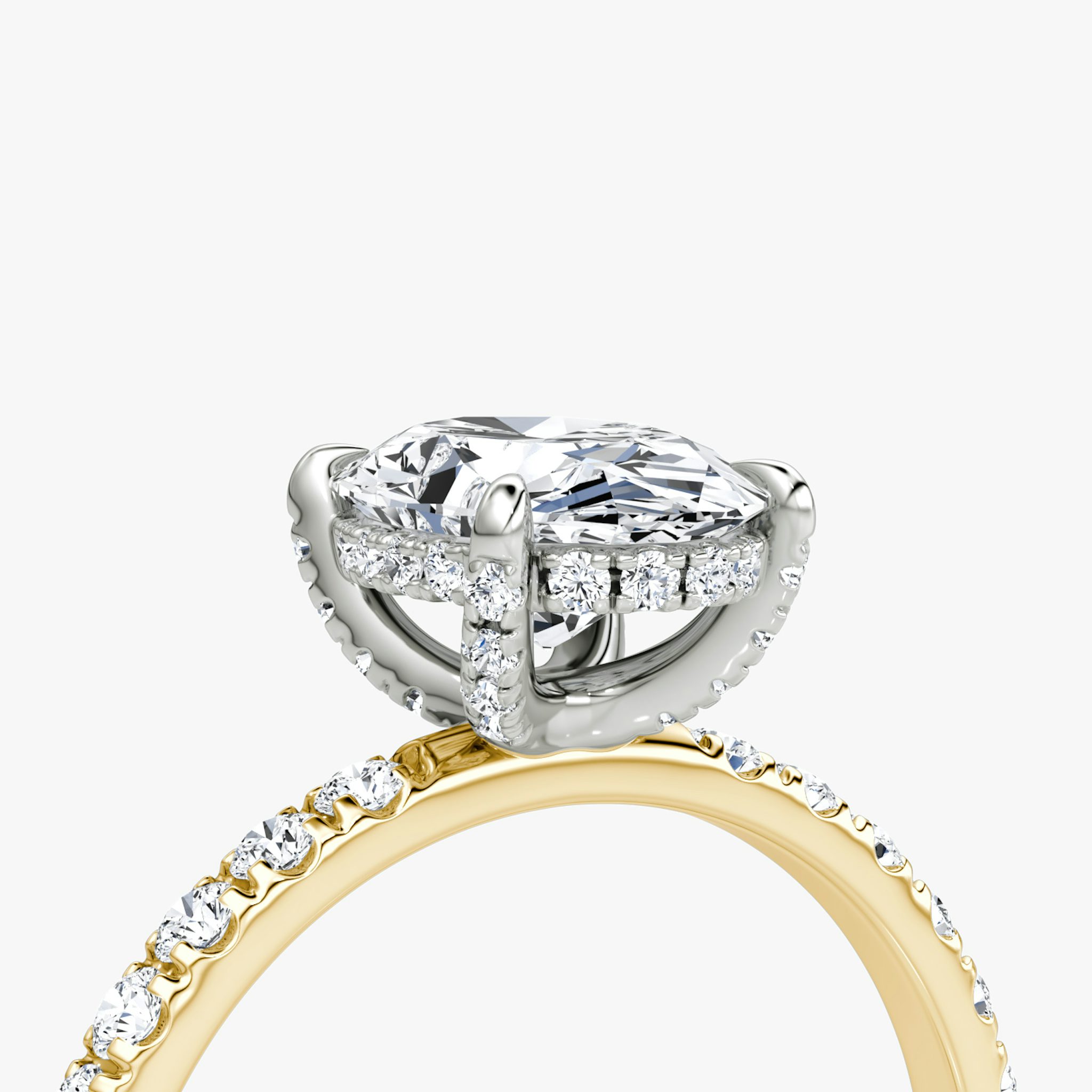 Anillo de compromiso Classic Hidden Halo | Oval | 18k | Oro amarillo y platino | bandAccent: Pavé | bandWidth: large | prongStyle: Pavé | diamondOrientation: vertical | caratWeight: other