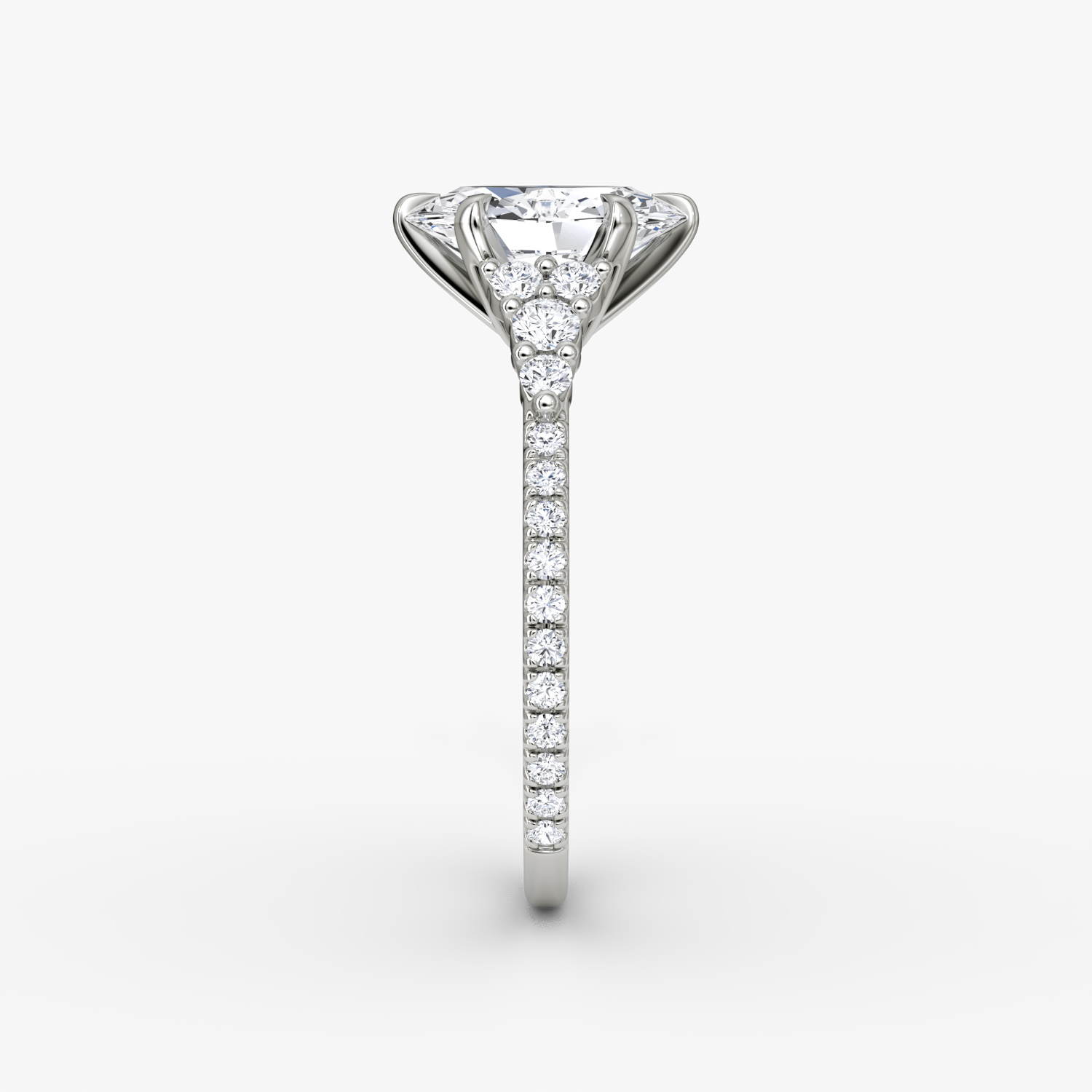 The Round Cluster Heirloom | Oval | Platinum | bandAccent: Pavé | diamondOrientation: vertical | caratWeight: other