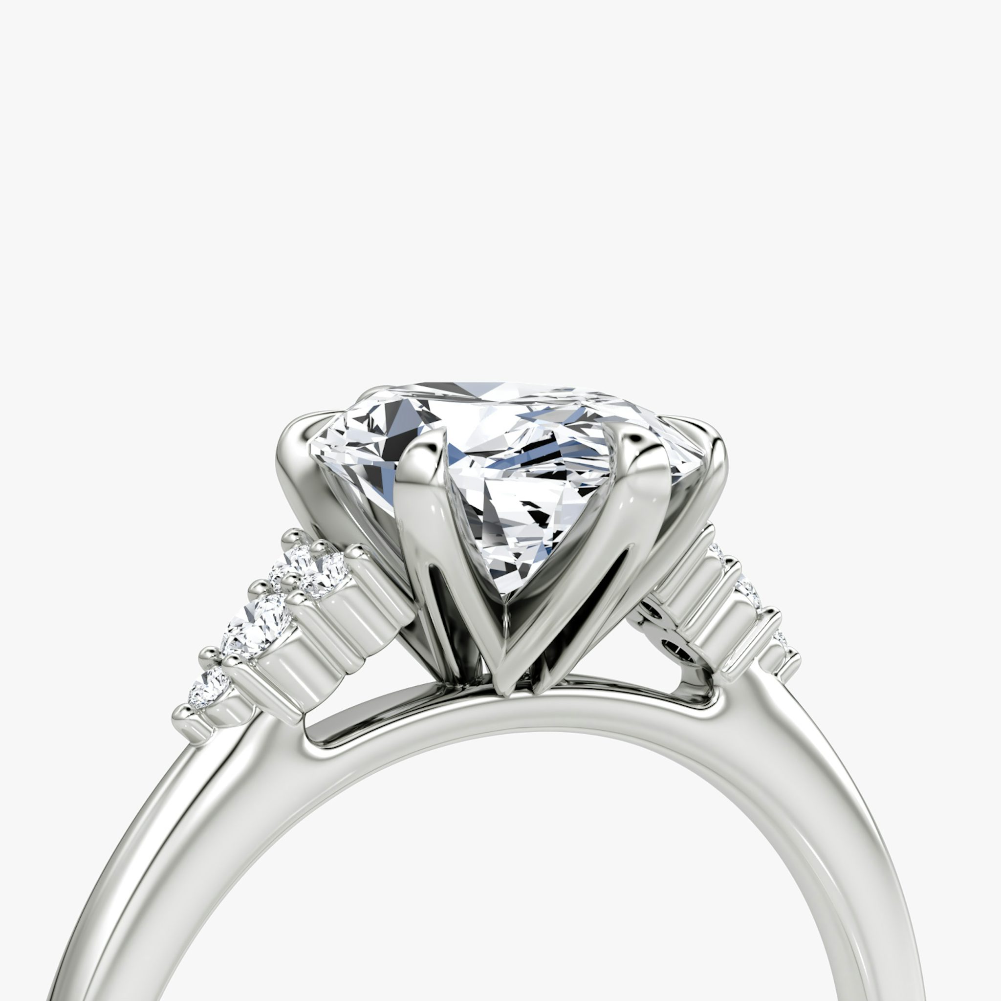The Round Cluster Heirloom | Oval | 18k | White Gold | bandAccent: Plain | diamondOrientation: vertical | caratWeight: other