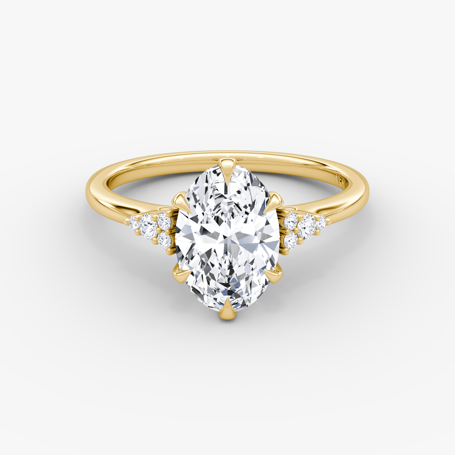 The Round Cluster Heirloom | Oval | 18k | Gelbgold | bandAccent: Ohne Pavé-Besatz | diamondOrientation: vertical | caratWeight: other