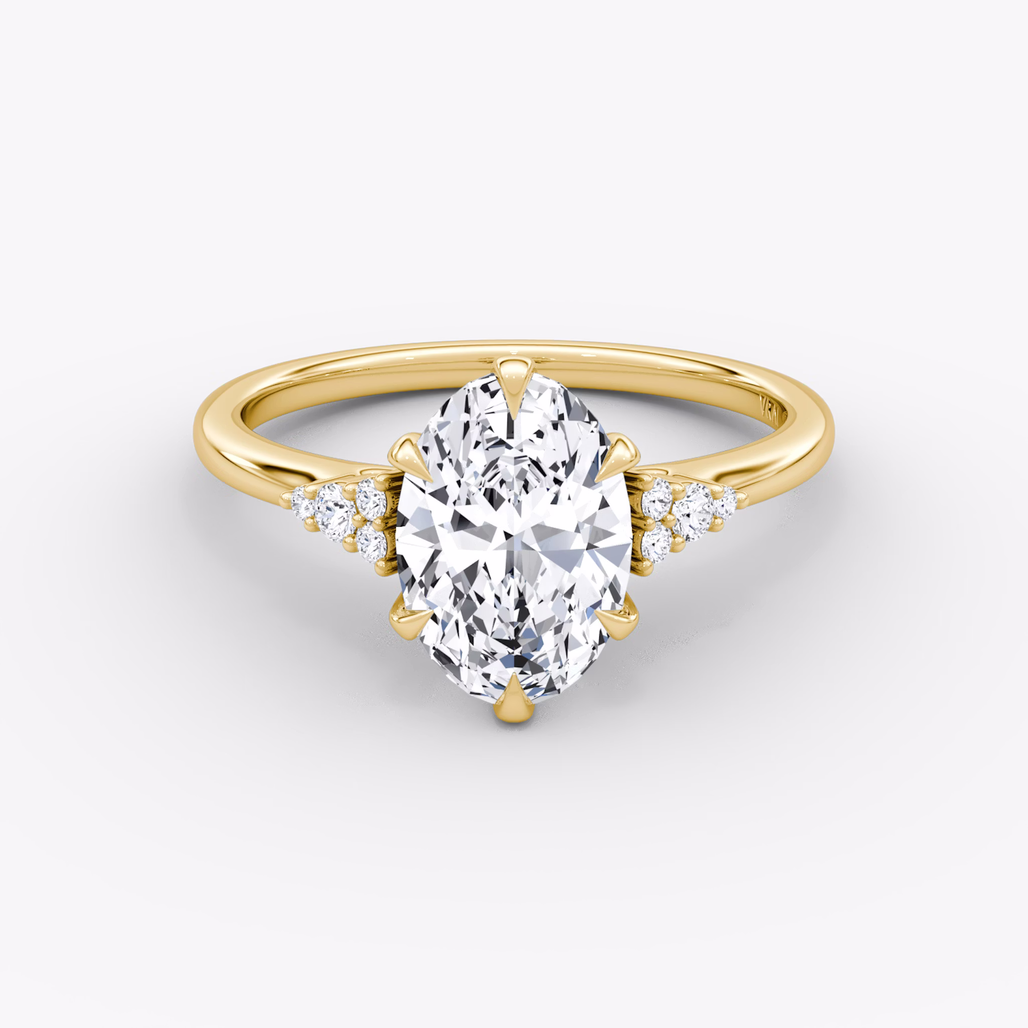 The Round Cluster Heirloom | Oval | 18k | Gelbgold | bandAccent: Ohne Pavé-Besatz | diamondOrientation: vertical | caratWeight: other