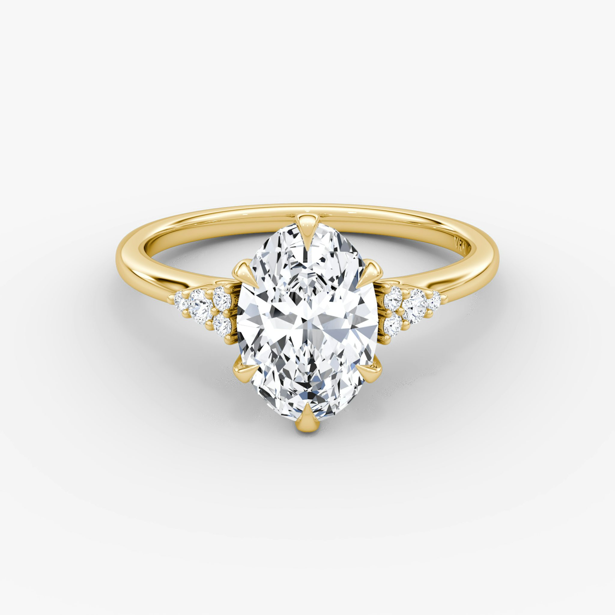 The Round Cluster Heirloom | Oval | 18k | Gelbgold | bandAccent: Ohne Pavé-Besatz | diamondOrientation: vertical | caratWeight: other