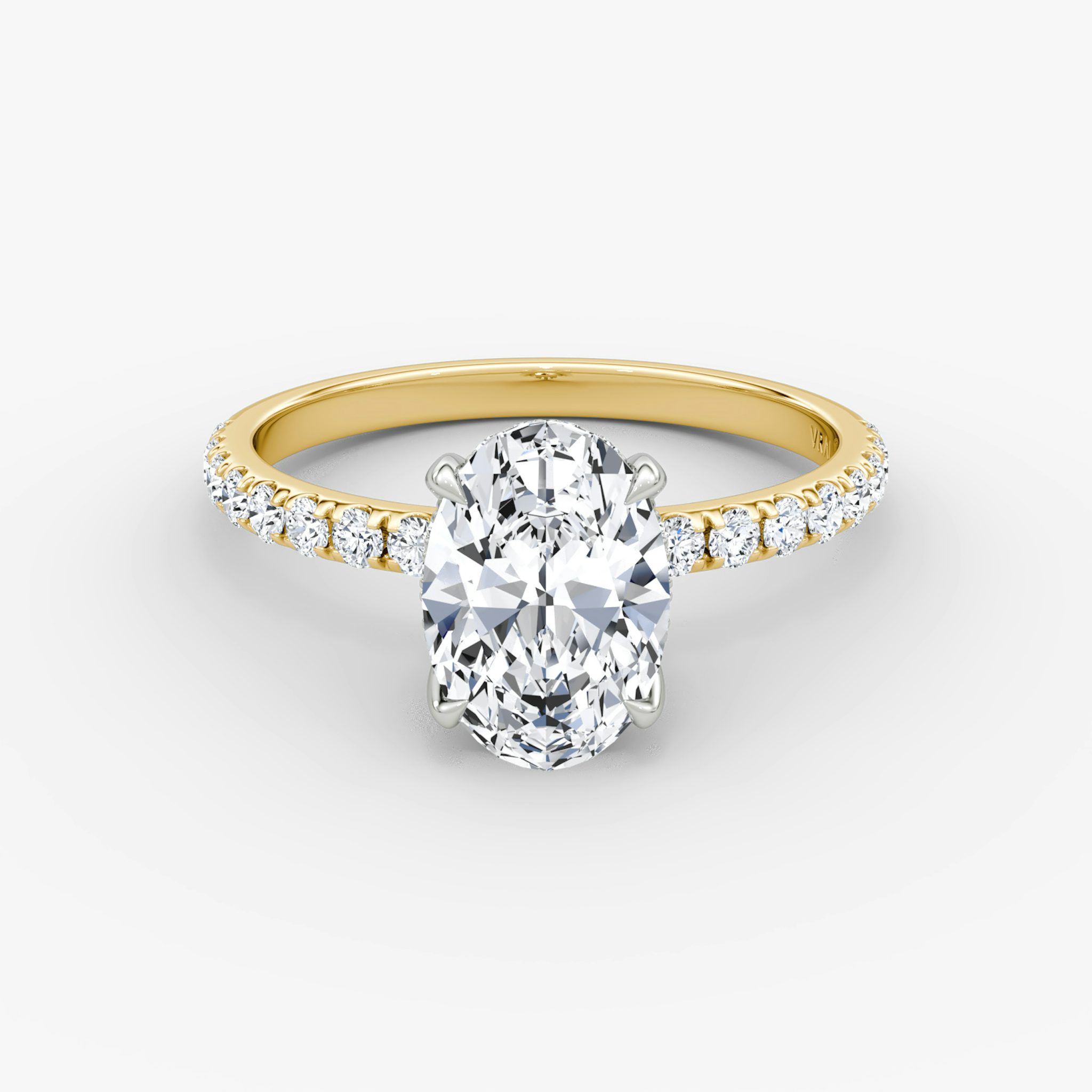 Anillo de compromiso Classic Hidden Halo | Oval | 18k | Oro amarillo y platino | bandAccent: Pavé | bandWidth: large | prongStyle: Simple | diamondOrientation: vertical | caratWeight: other