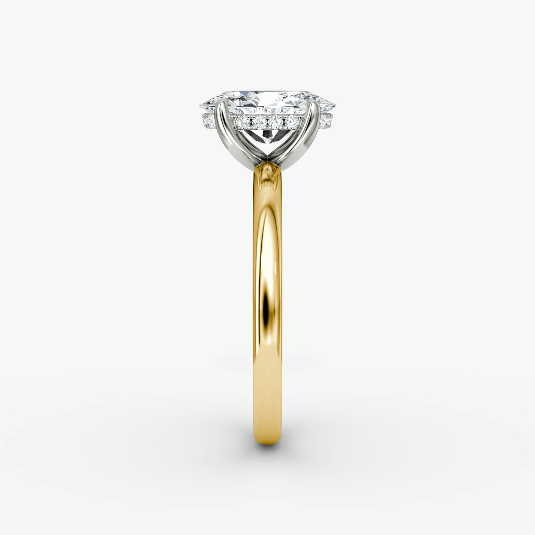 Anillo de compromiso Classic Hidden Halo | Oval | 18k | Oro amarillo y platino | bandAccent: Simple | bandWidth: large | prongStyle: Simple | diamondOrientation: vertical | caratWeight: other