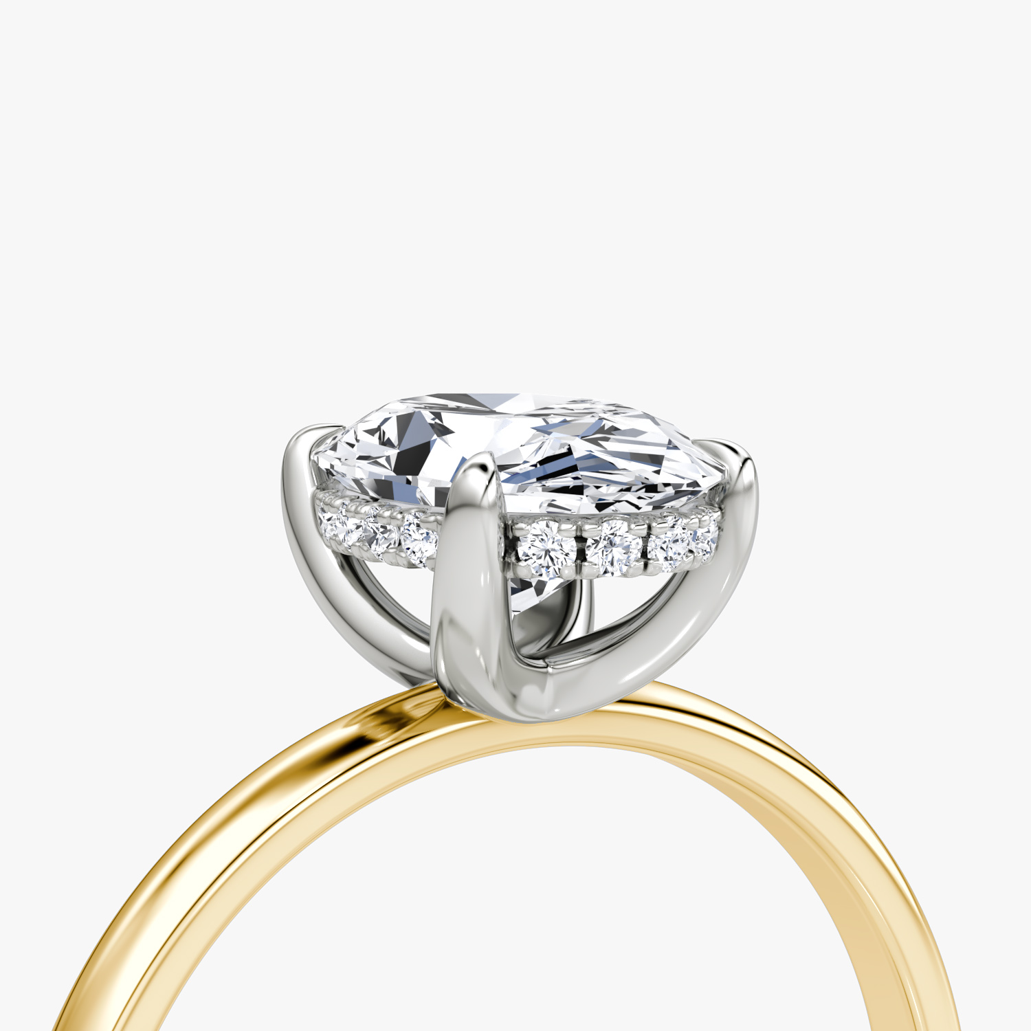 Anillo de compromiso Classic Hidden Halo | Oval | 18k | Oro amarillo y platino | bandAccent: Simple | bandWidth: large | prongStyle: Simple | diamondOrientation: vertical | caratWeight: other