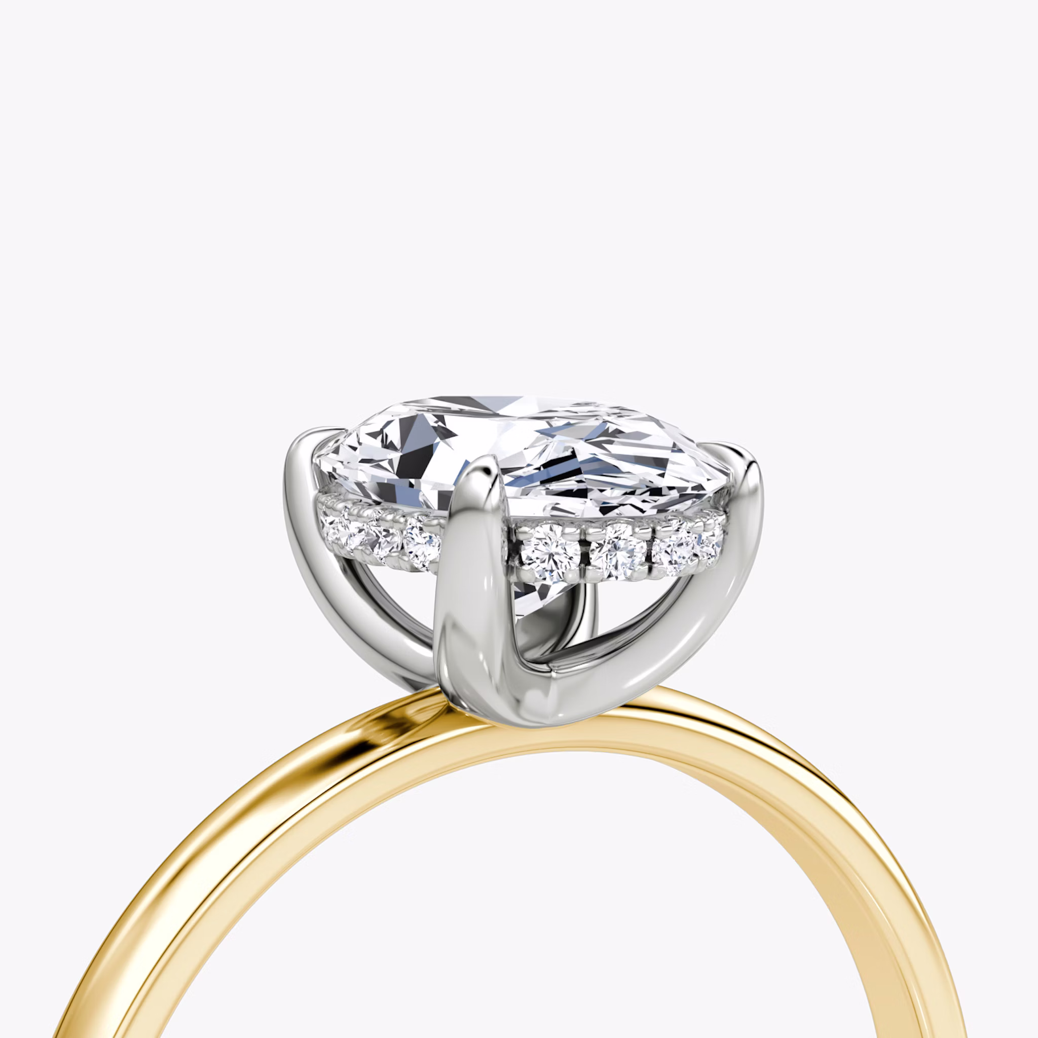Anillo de compromiso Classic Hidden Halo | Oval | 18k | Oro amarillo y platino | bandAccent: Simple | bandWidth: large | prongStyle: Simple | diamondOrientation: vertical | caratWeight: other