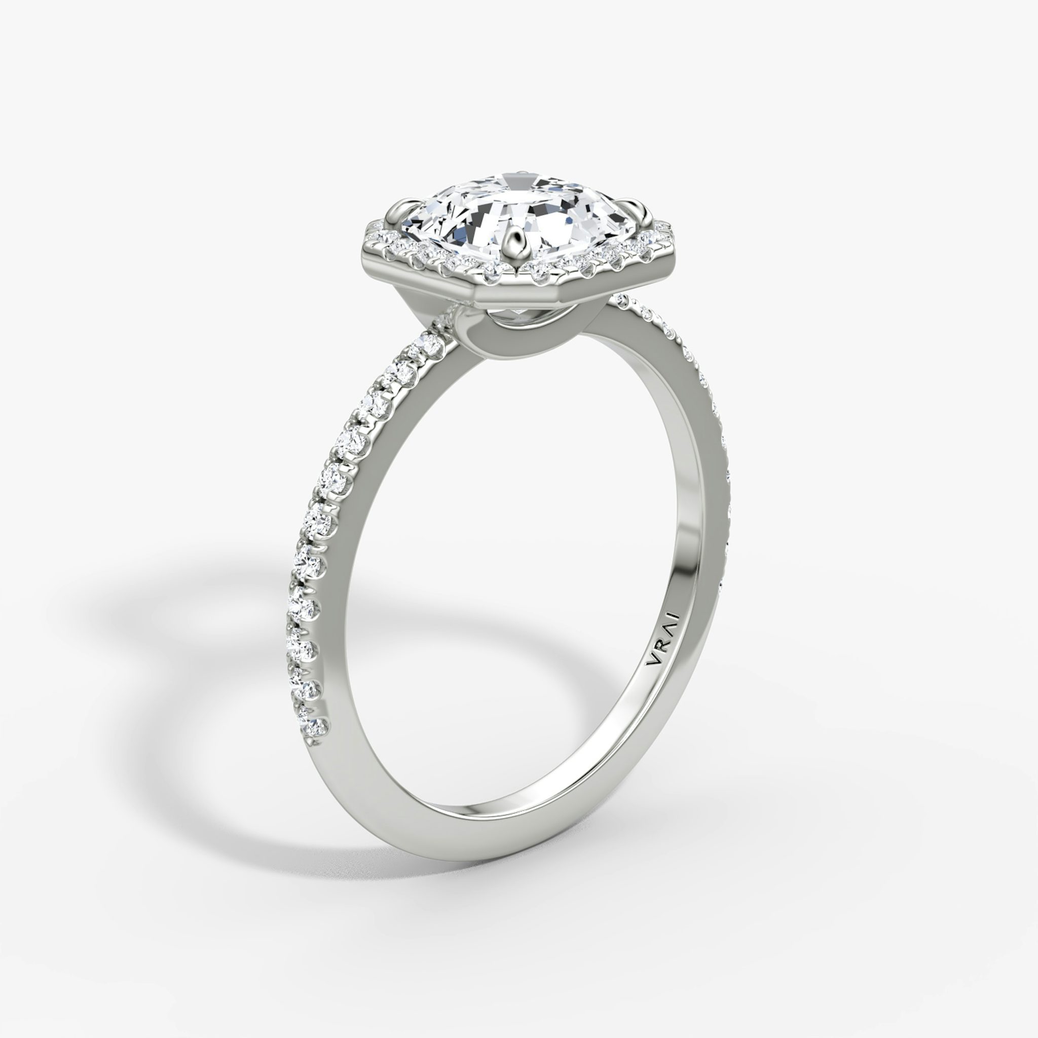 The Halo | Asscher | 18k | White Gold | bandAccent: Pavé | haloSize: original | diamondOrientation: vertical | caratWeight: other