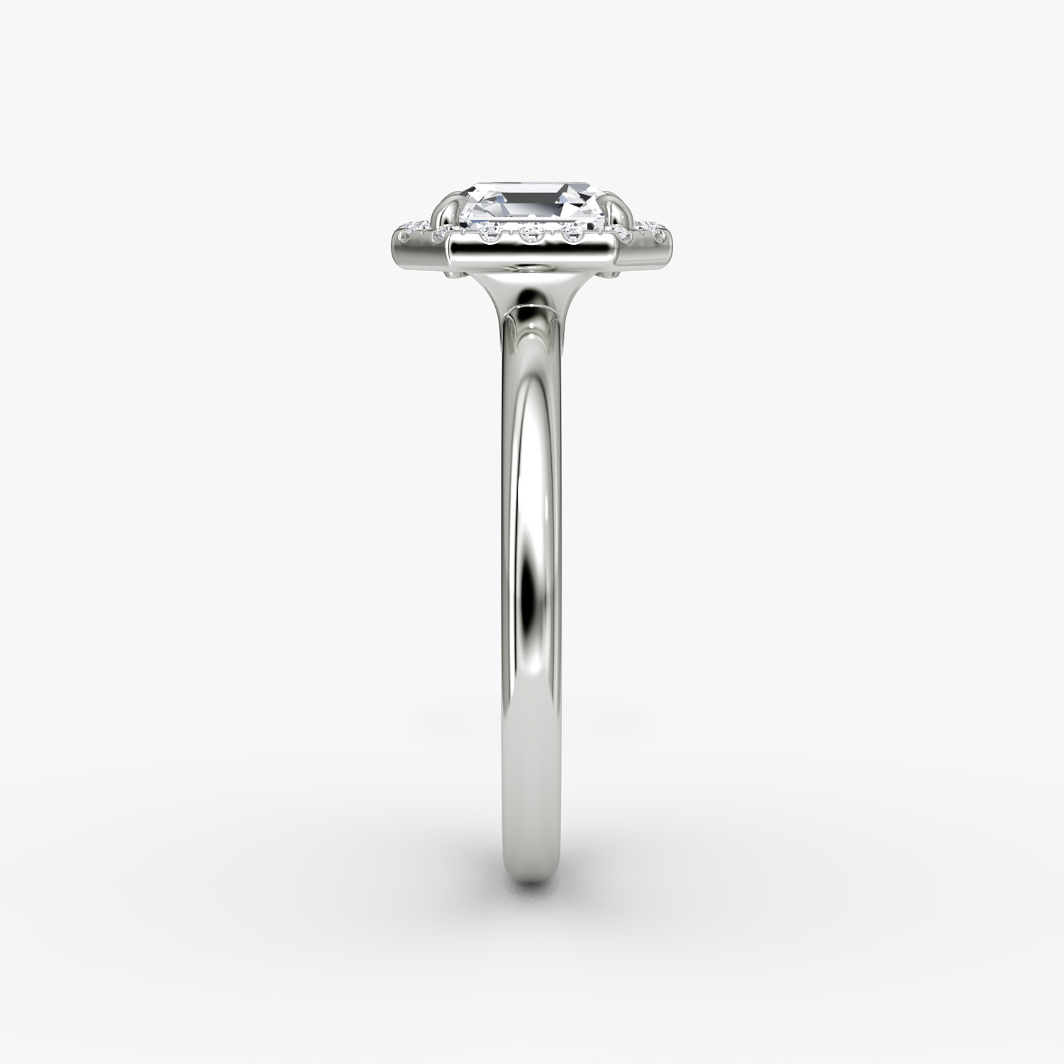 The Halo | Asscher | 18k | White Gold | bandAccent: Plain | haloSize: original | diamondOrientation: vertical | caratWeight: other