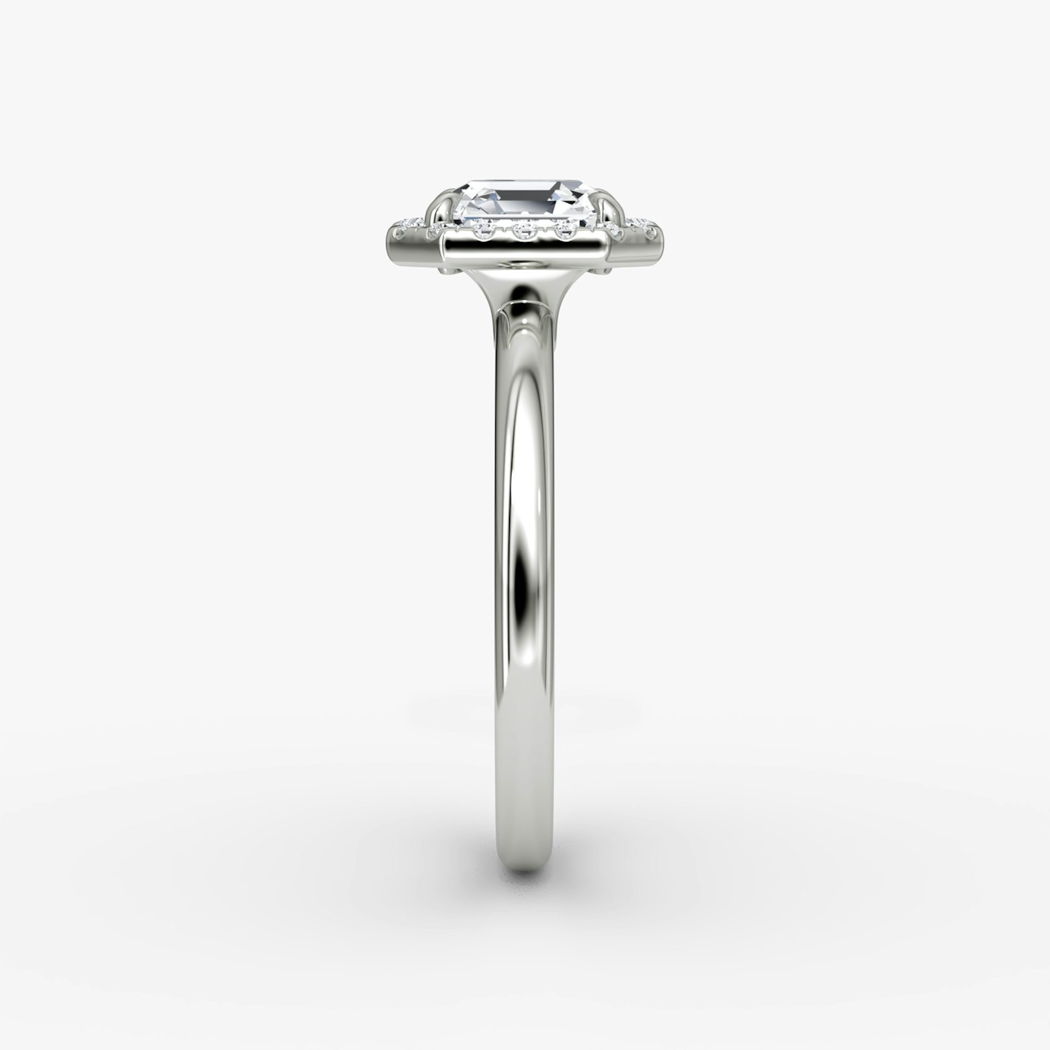 The Halo | Asscher | 18k | White Gold | bandAccent: Plain | haloSize: original | diamondOrientation: vertical | caratWeight: other