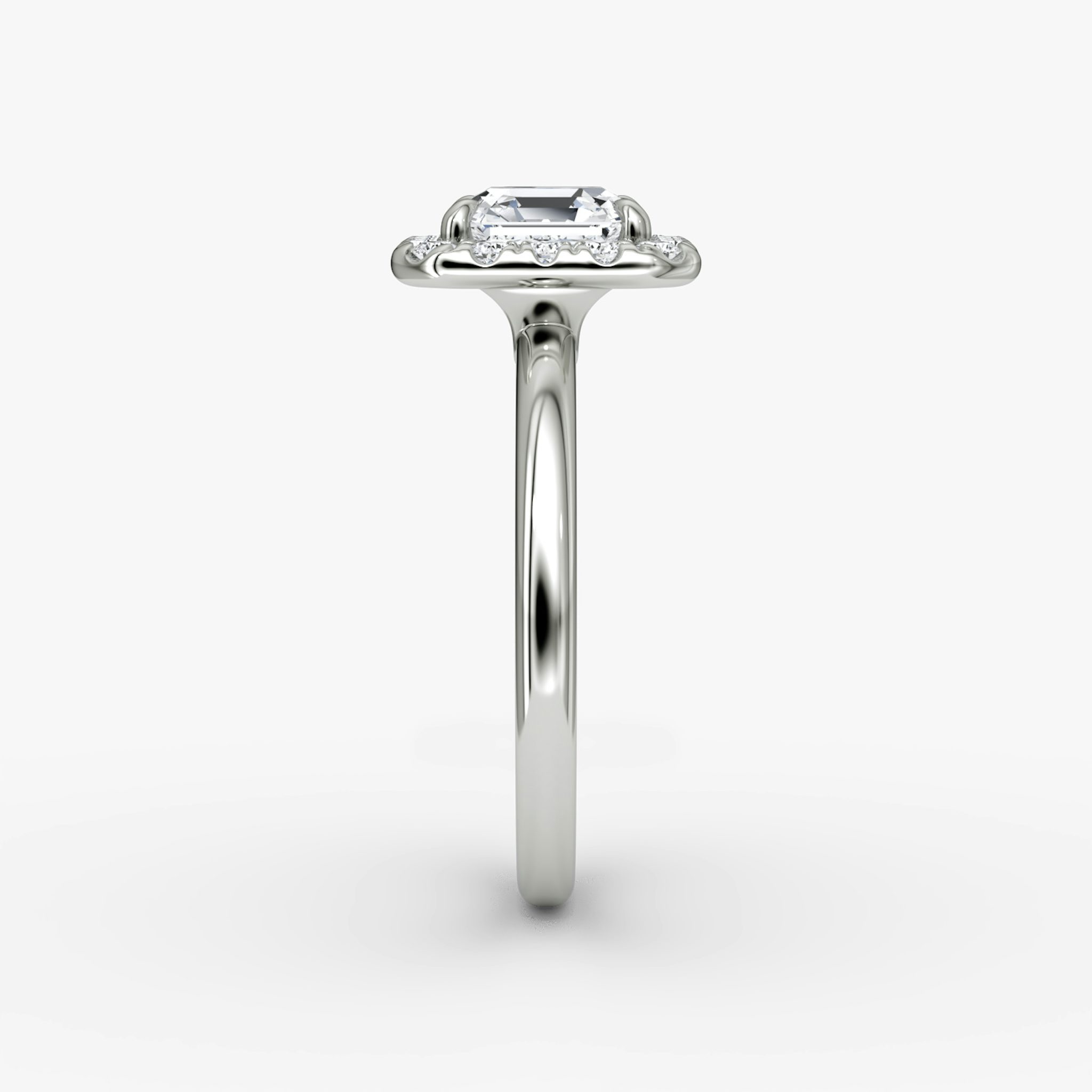 The Halo | Asscher | 18k | White Gold | bandAccent: Plain | haloSize: large | diamondOrientation: vertical | caratWeight: other