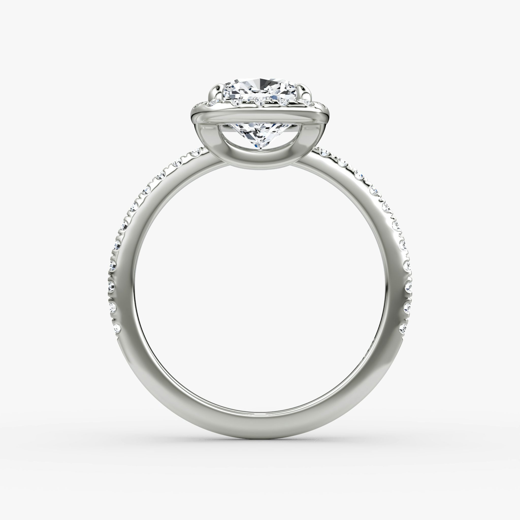 Anillo de compromiso Halo | Cojín | 18k | Oro blanco | bandAccent: Pavé | haloSize: original | diamondOrientation: vertical | caratWeight: other