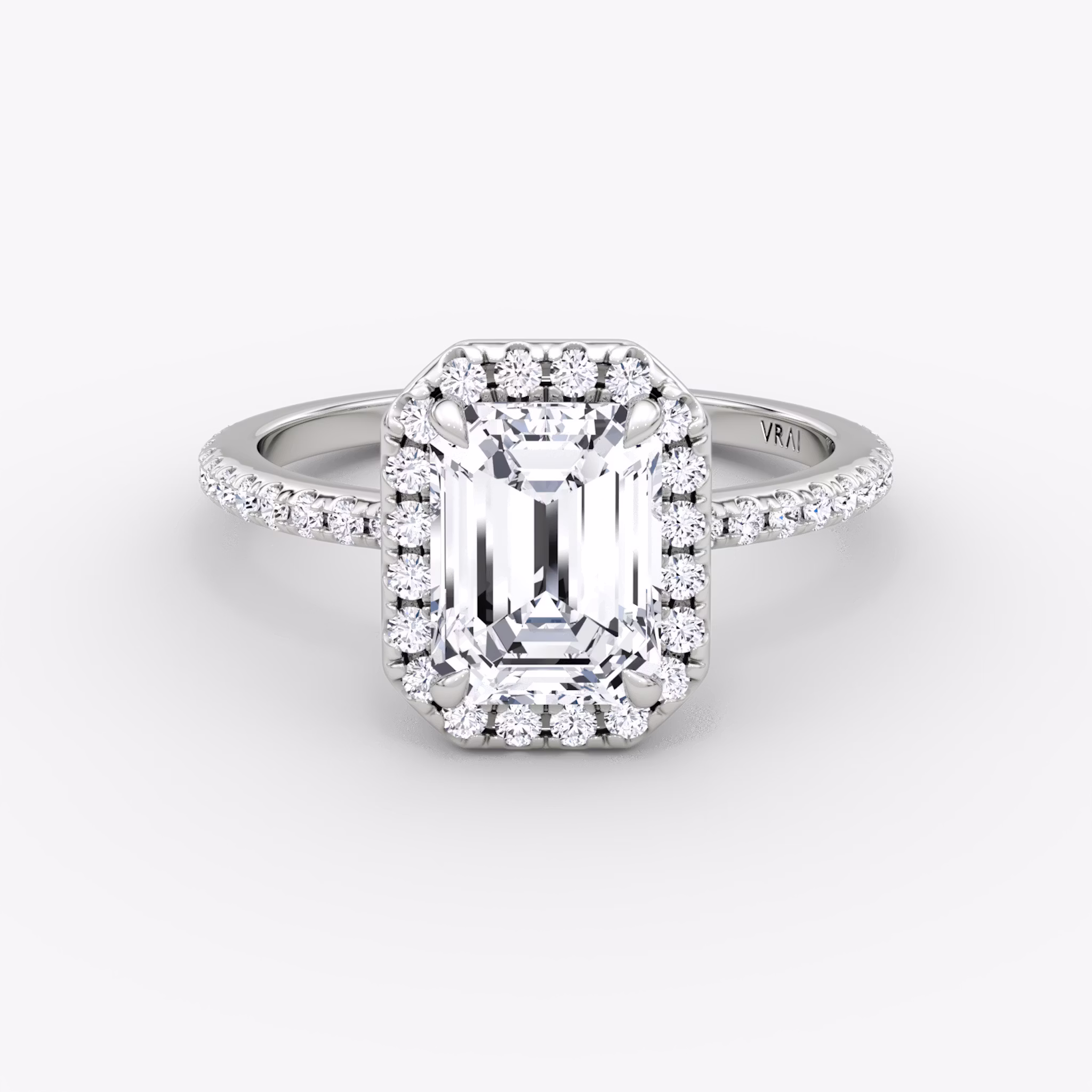 Halo | Emerald | Platin | bandAccent: Mit Pavé-Besatz | haloSize: original | diamondOrientation: vertical | caratWeight: other