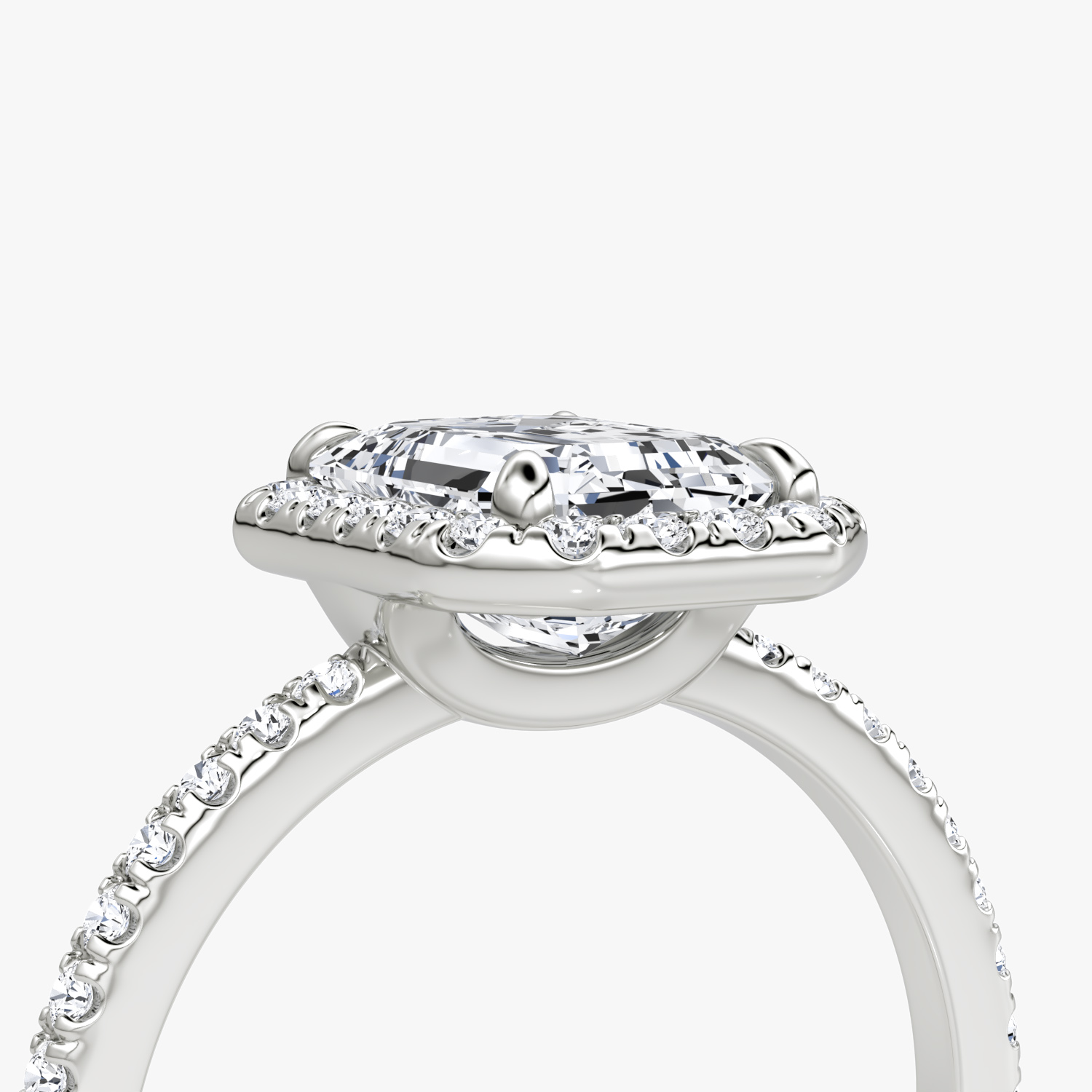 Halo | Emerald | Platin | bandAccent: Mit Pavé-Besatz | haloSize: original | diamondOrientation: vertical | caratWeight: other