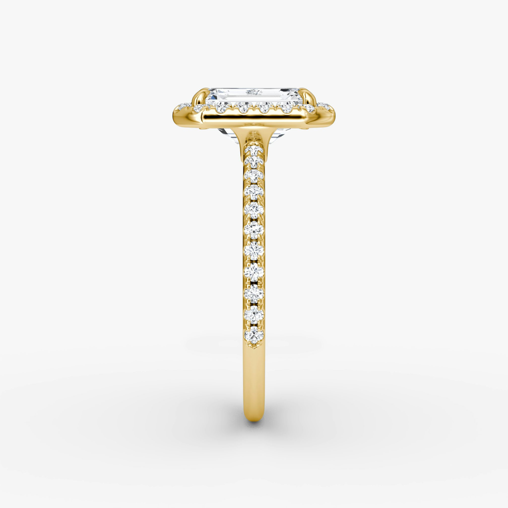 The Halo | Emerald | 18k | Yellow Gold | bandAccent: Pavé | haloSize: original | diamondOrientation: vertical | caratWeight: other