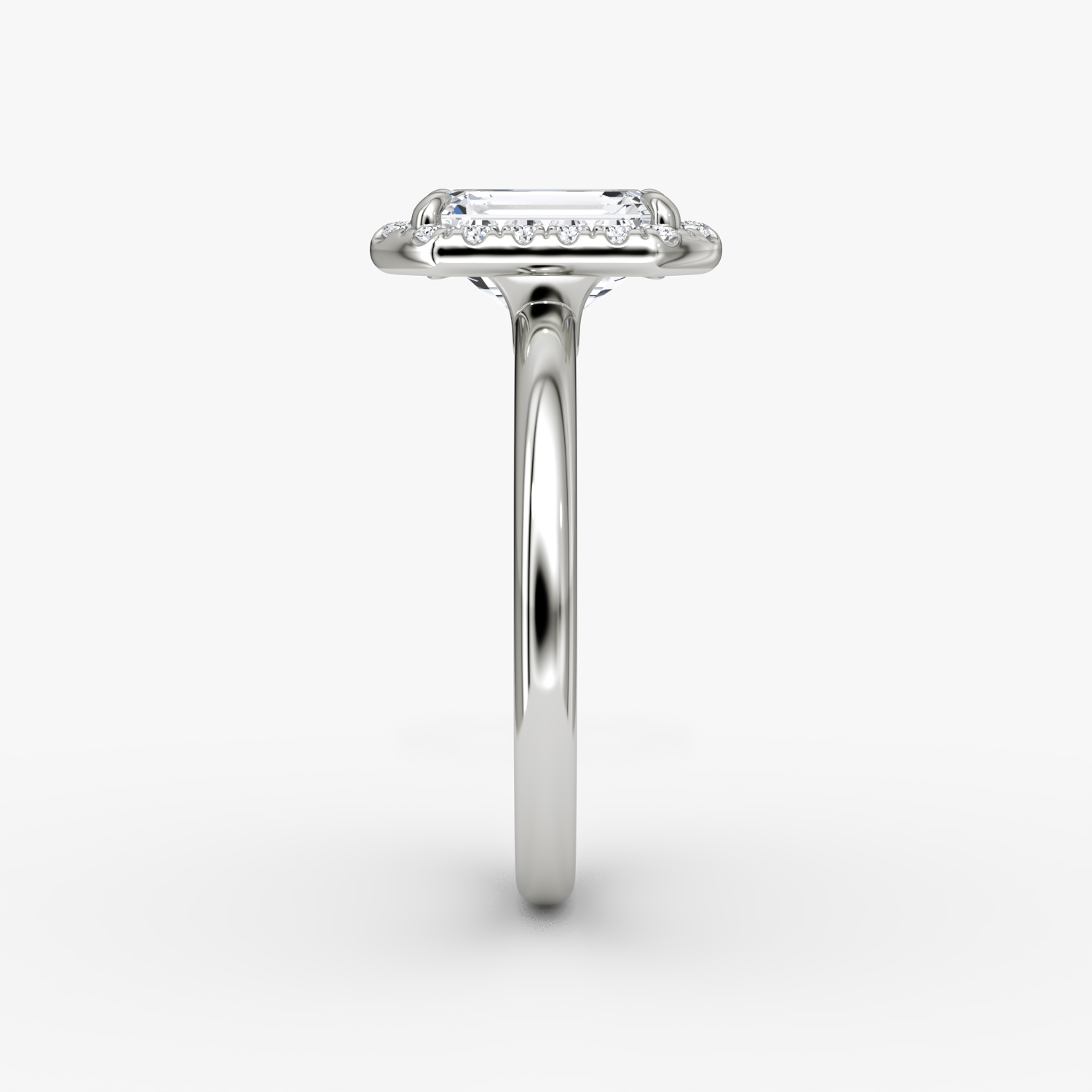Anillo de compromiso Halo | Esmeralda | 18k | Oro blanco | bandAccent: Simple | haloSize: original | diamondOrientation: vertical | caratWeight: other