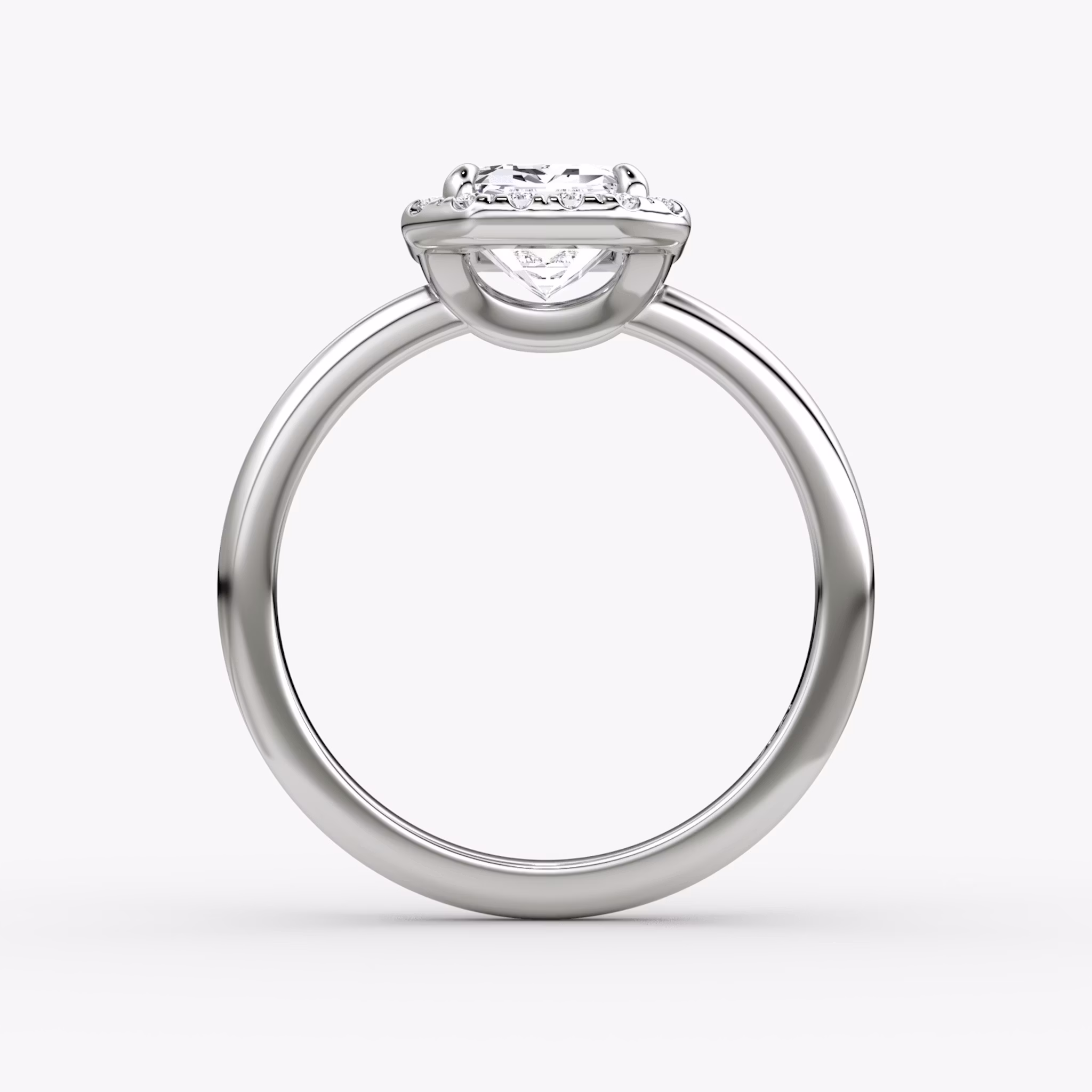 Anillo de compromiso Halo | Esmeralda | 18k | Oro blanco | bandAccent: Simple | haloSize: original | diamondOrientation: vertical | caratWeight: other