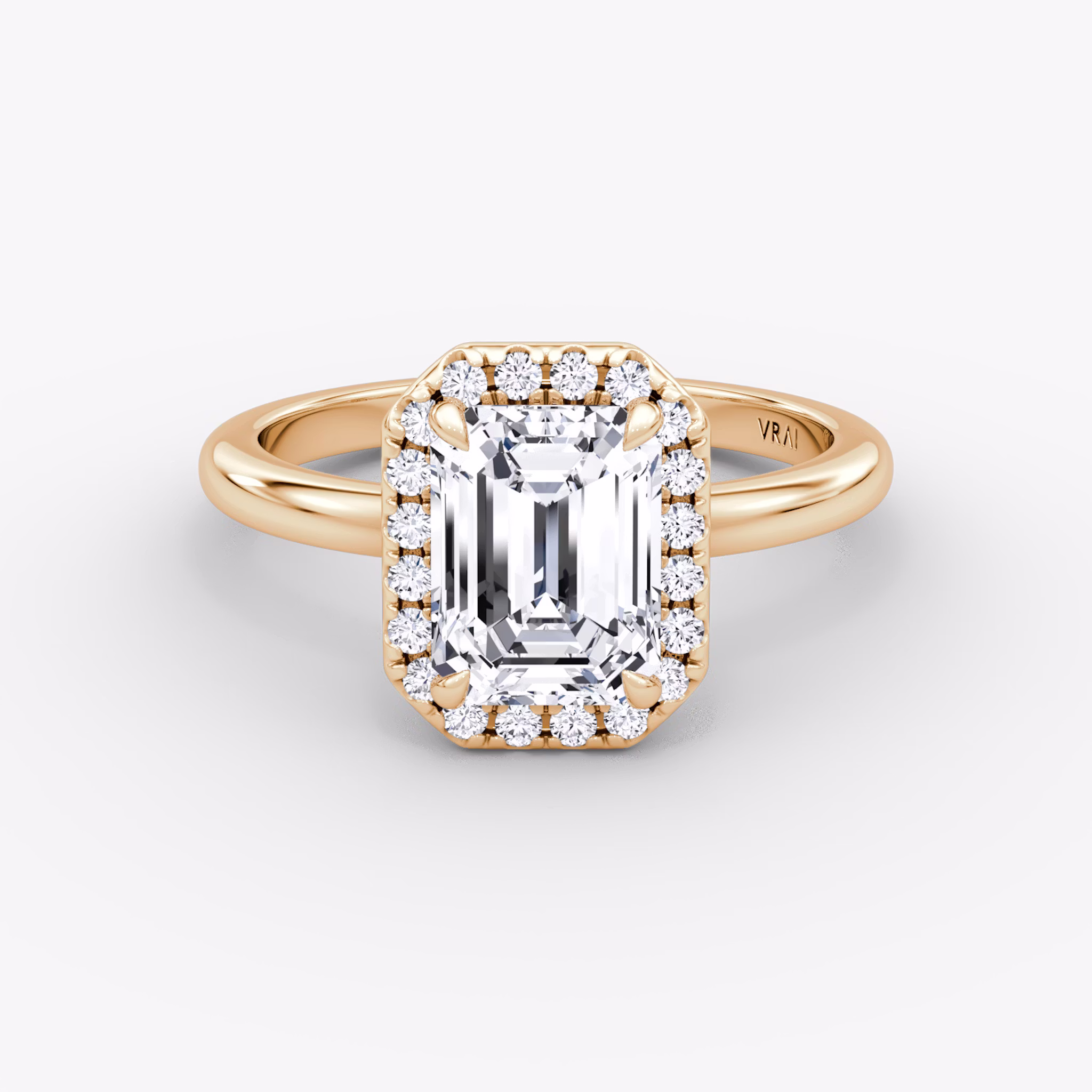 Anillo de compromiso Halo | Esmeralda | 14k | Oro rosa | bandAccent: Simple | haloSize: original | diamondOrientation: vertical | caratWeight: other