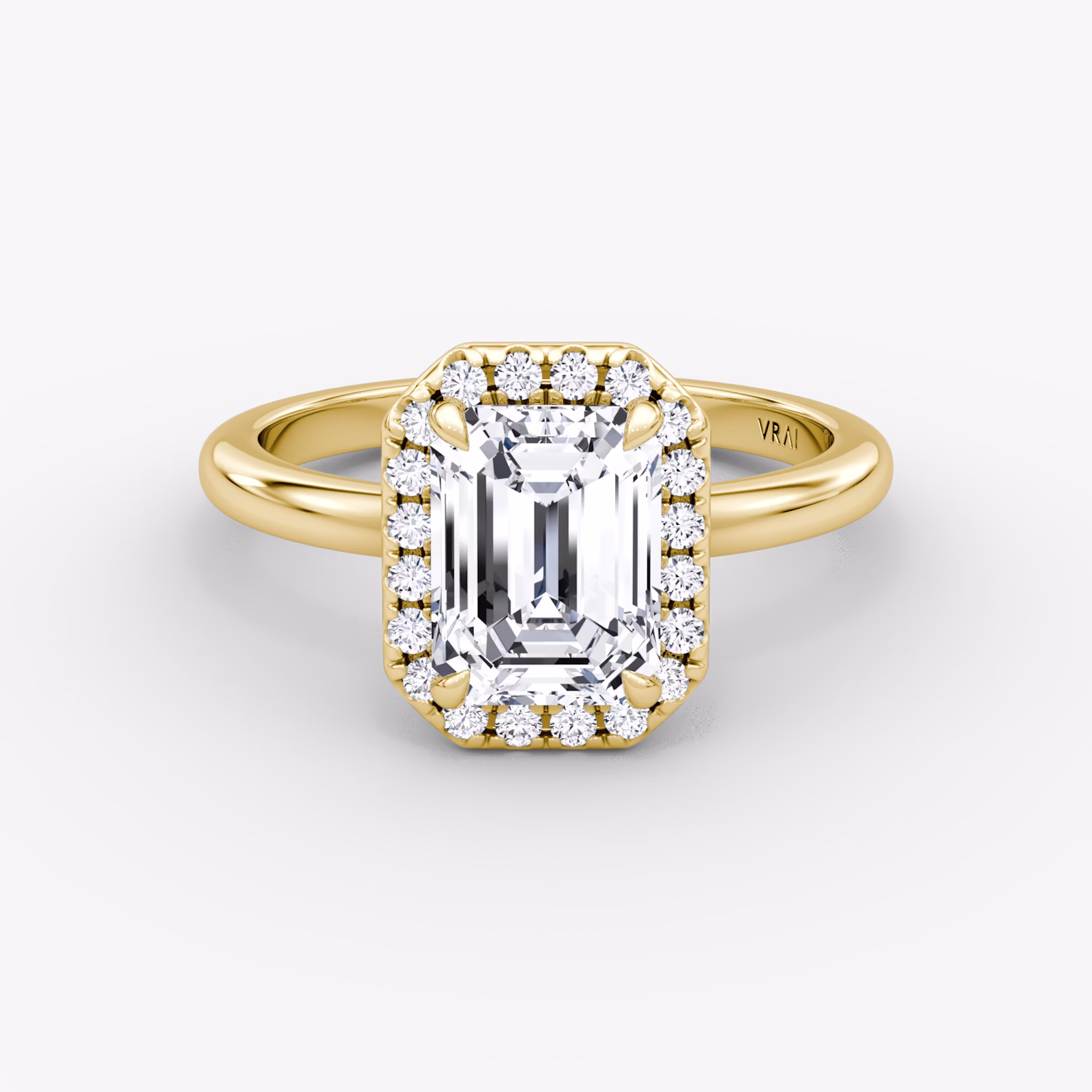 Halo | Emerald | 18k | Gelbgold | bandAccent: Ohne Pavé-Besatz | haloSize: original | diamondOrientation: vertical | caratWeight: other