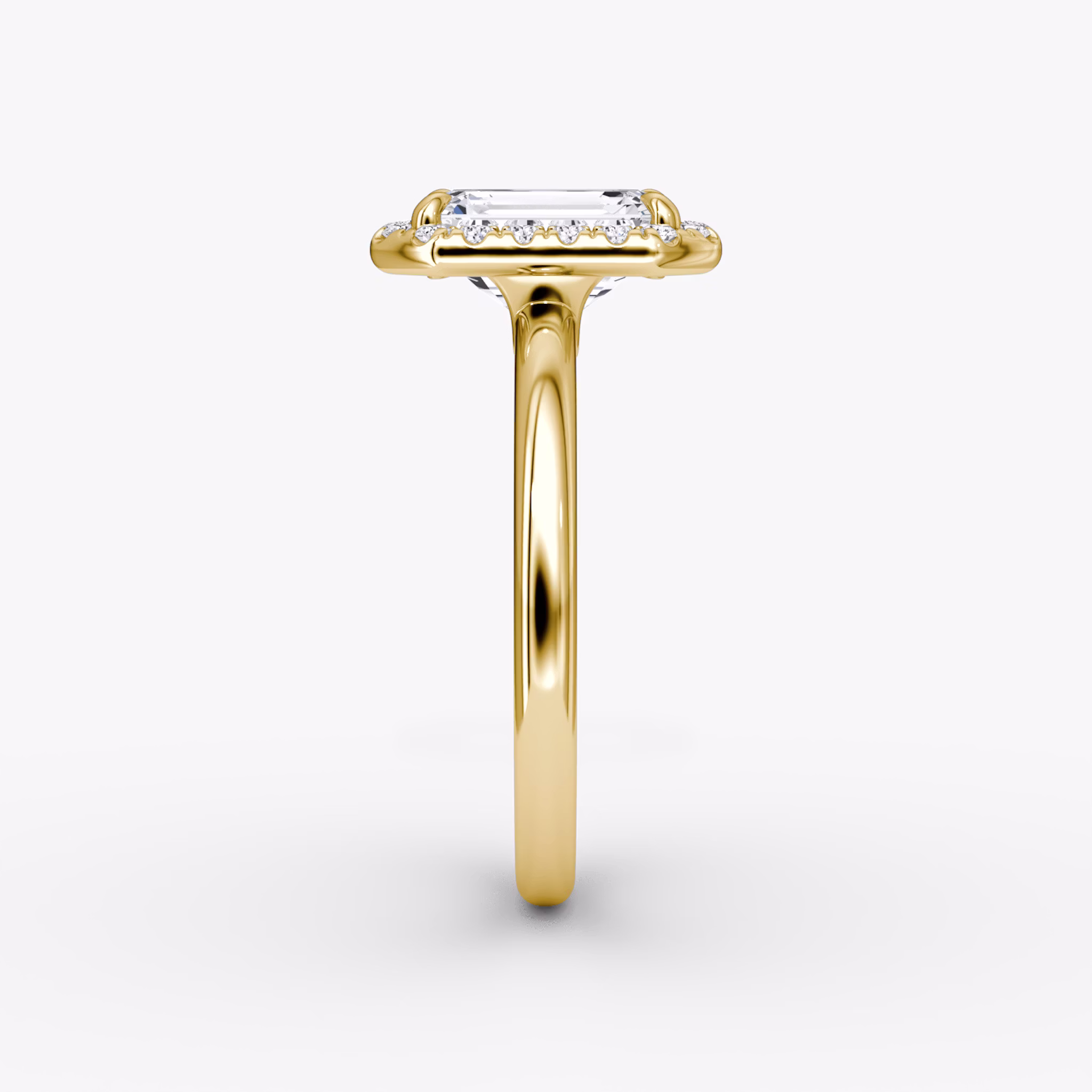 Halo | Emerald | 18k | Gelbgold | bandAccent: Ohne Pavé-Besatz | haloSize: original | diamondOrientation: vertical | caratWeight: other