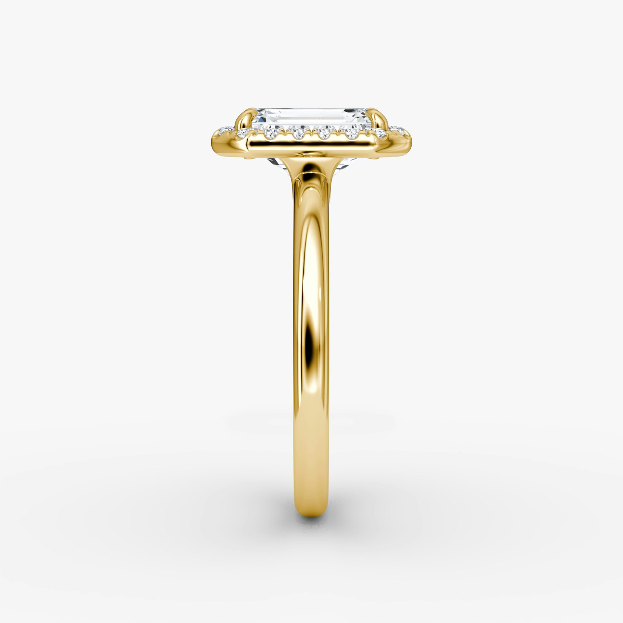 Halo | Emerald | 18k | Gelbgold | bandAccent: Ohne Pavé-Besatz | haloSize: original | diamondOrientation: vertical | caratWeight: other
