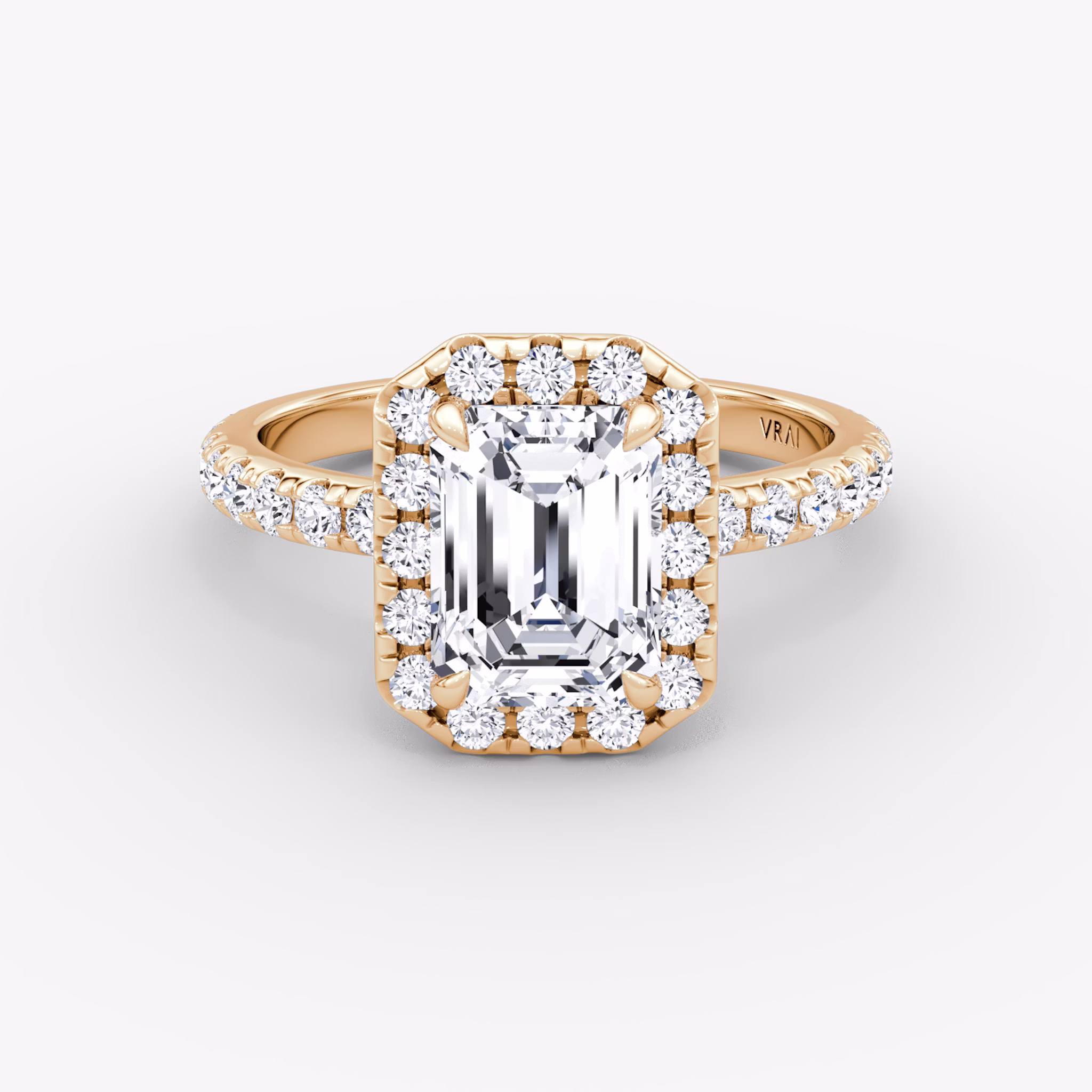 Anillo de compromiso Halo | Esmeralda | 14k | Oro rosa | bandAccent: Pavé | haloSize: large | diamondOrientation: vertical | caratWeight: other