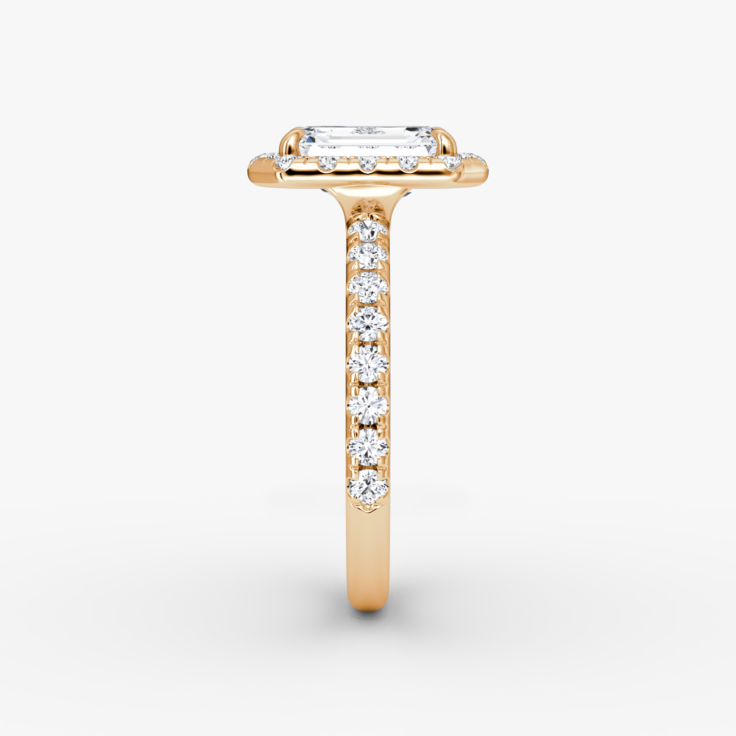 Anillo de compromiso Halo | Esmeralda | 14k | Oro rosa | bandAccent: Pavé | haloSize: large | diamondOrientation: vertical | caratWeight: other