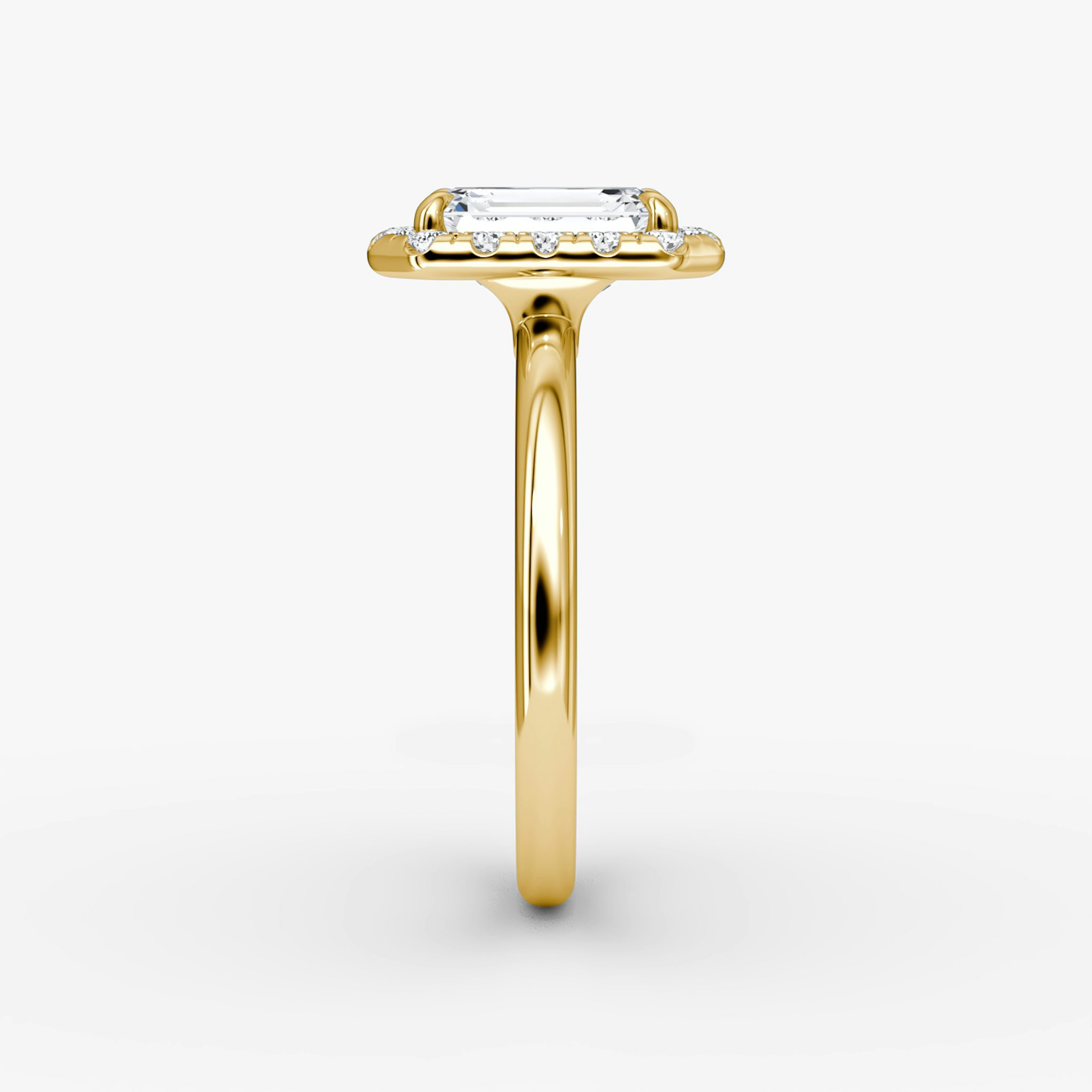 Halo | Emerald | 18k | Gelbgold | bandAccent: Ohne Pavé-Besatz | haloSize: large | diamondOrientation: vertical | caratWeight: other