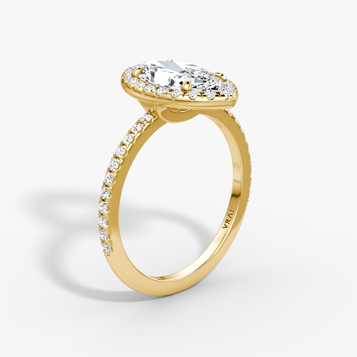Anillo de compromiso Halo | Marquise | 18k | Oro amarillo | bandAccent: Pavé | haloSize: original | diamondOrientation: vertical | caratWeight: other