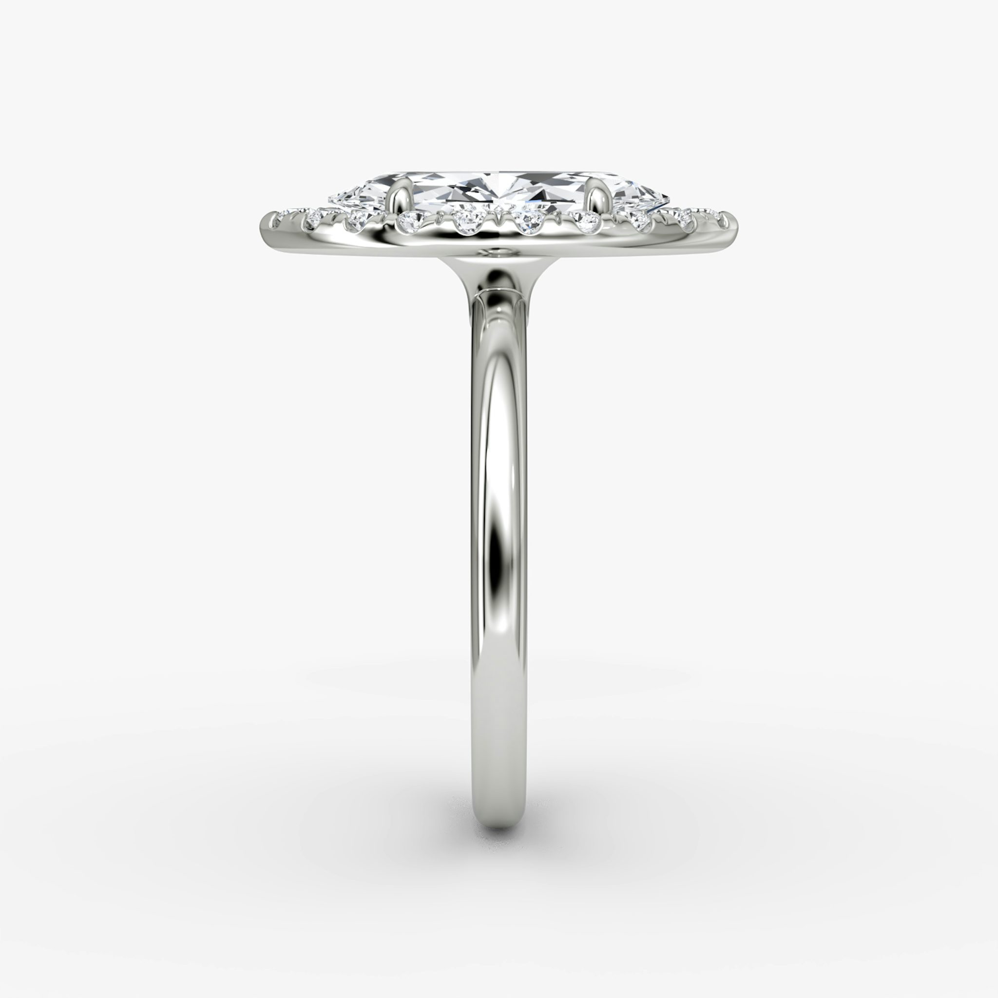 Halo | Marquise | 18k | Weißgold | bandAccent: Ohne Pavé-Besatz | haloSize: large | diamondOrientation: vertical | caratWeight: other
