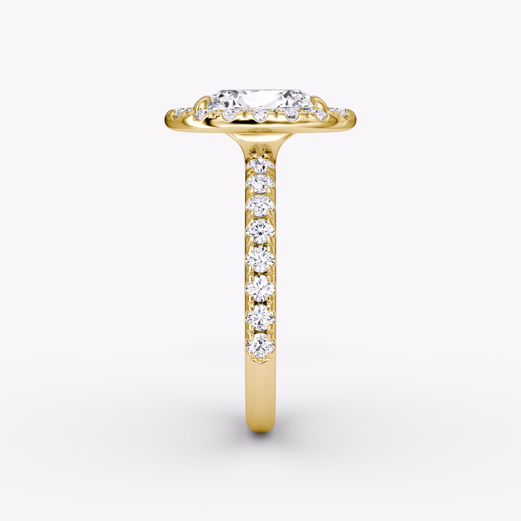 Halo | Oval | 18k | Gelbgold | bandAccent: Mit Pavé-Besatz | haloSize: large | diamondOrientation: vertical | caratWeight: other