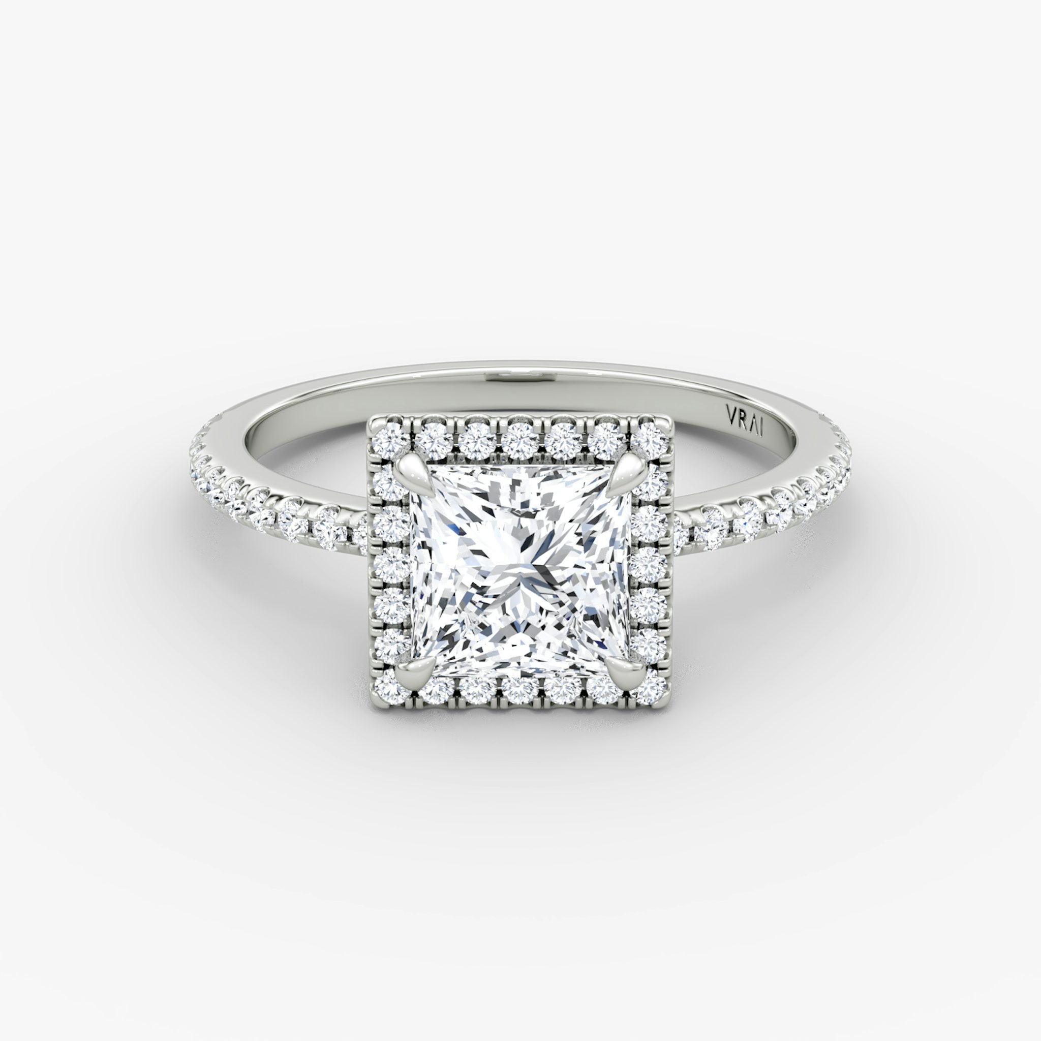 Halo | Princess | Platin | bandAccent: Mit Pavé-Besatz | haloSize: original | diamondOrientation: vertical | caratWeight: other
