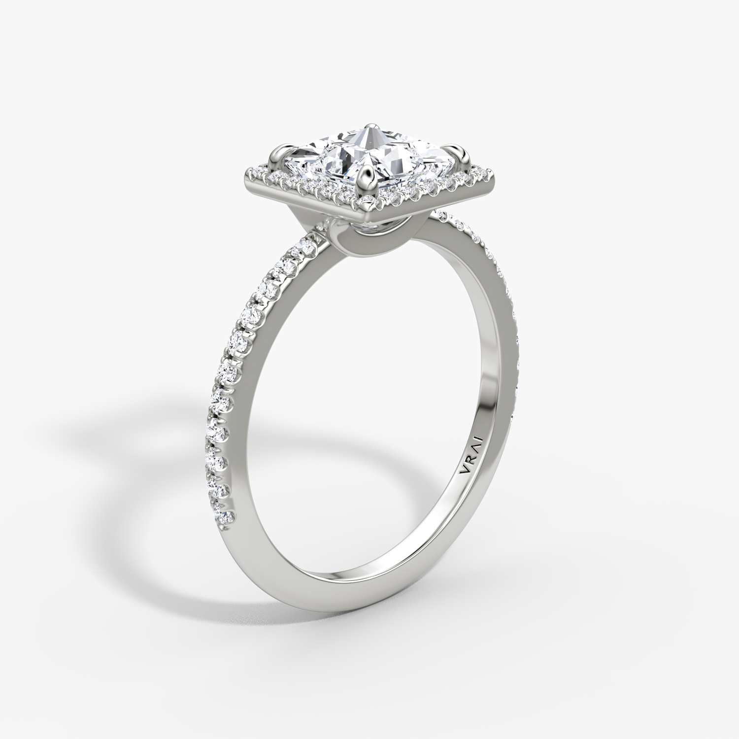 Halo | Princess | Platin | bandAccent: Mit Pavé-Besatz | haloSize: original | diamondOrientation: vertical | caratWeight: other