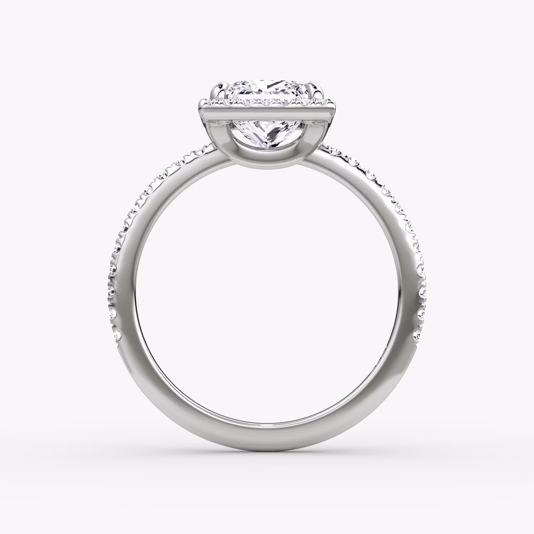 Halo | Princess | Platin | bandAccent: Mit Pavé-Besatz | haloSize: original | diamondOrientation: vertical | caratWeight: other