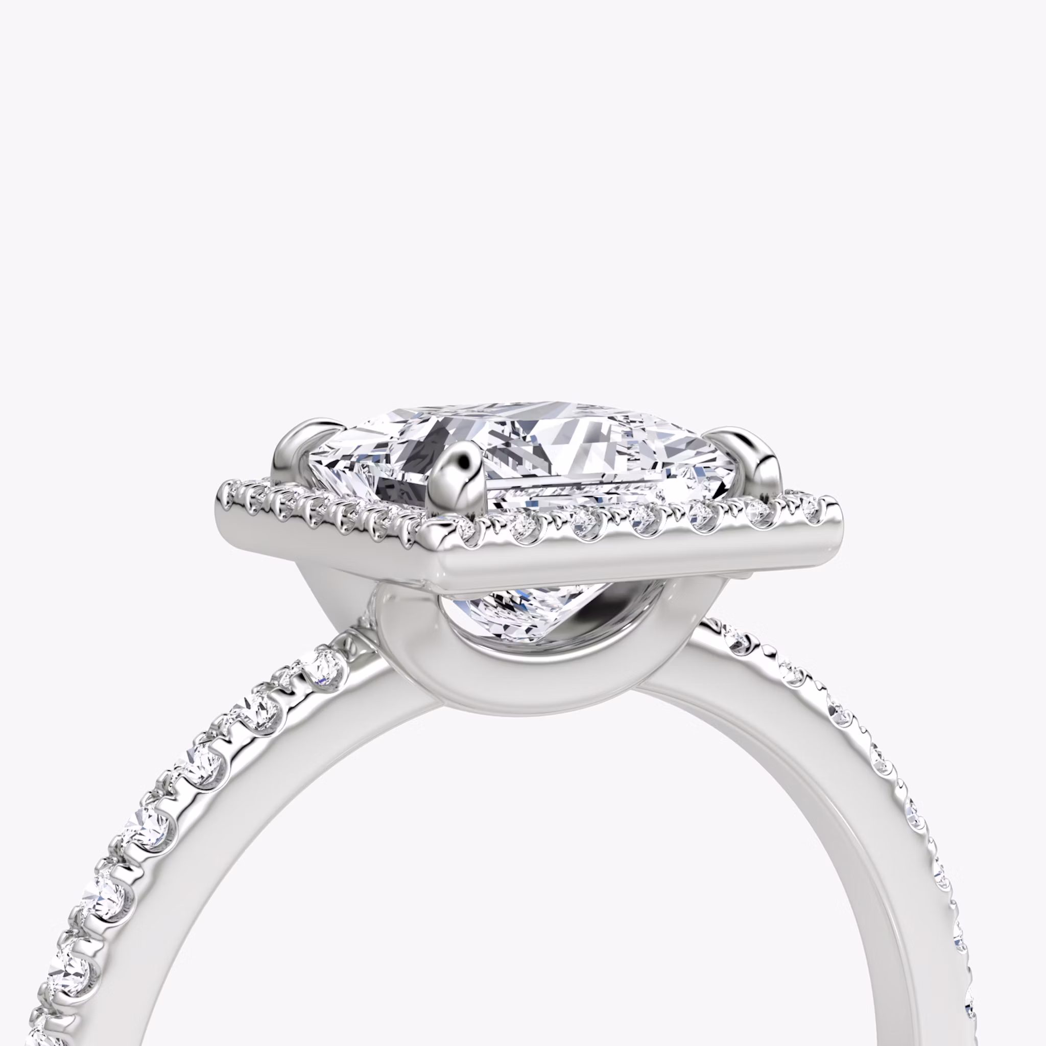 Halo | Princess | Platin | bandAccent: Mit Pavé-Besatz | haloSize: original | diamondOrientation: vertical | caratWeight: other