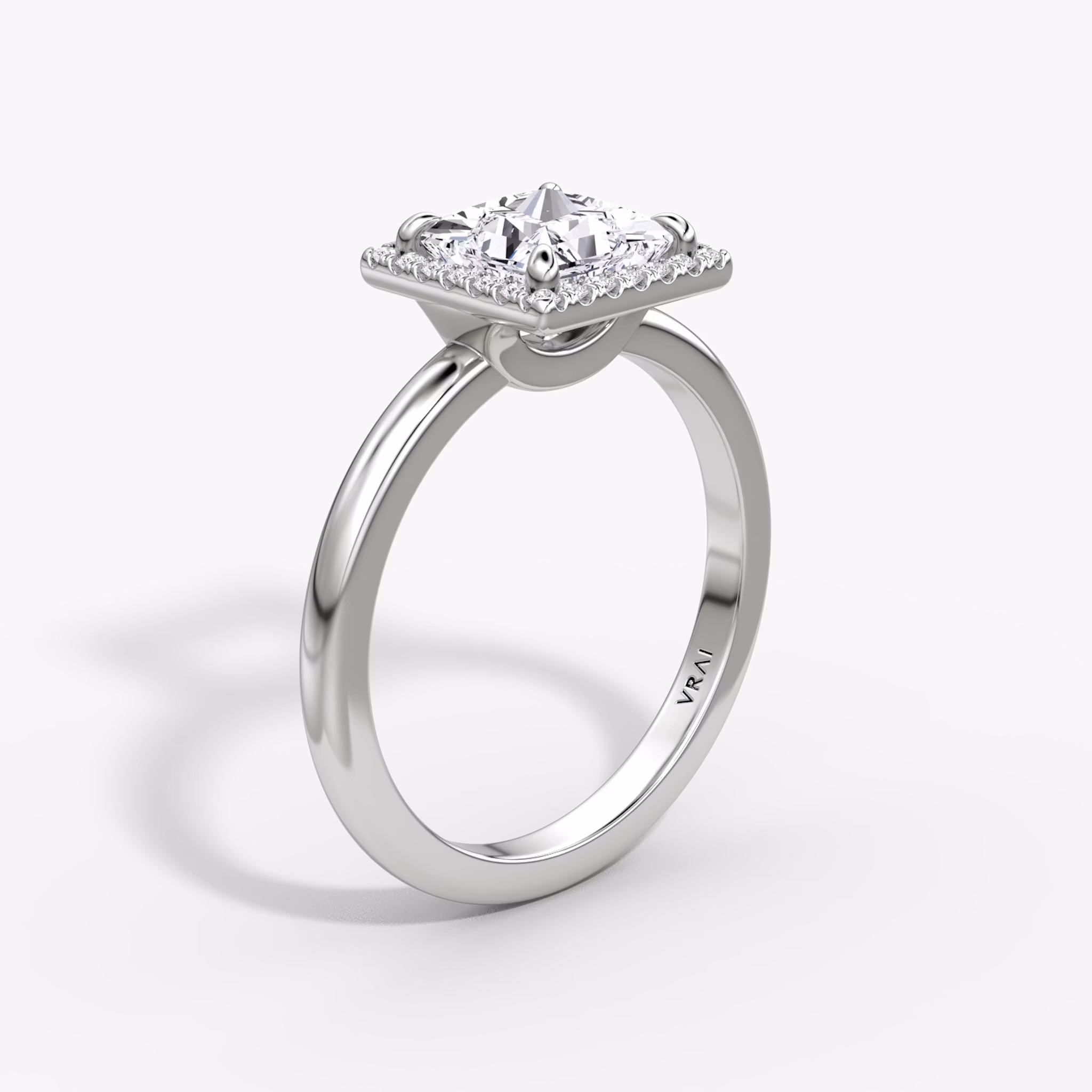 Halo | Princess | Platin | bandAccent: Ohne Pavé-Besatz | haloSize: original | diamondOrientation: vertical | caratWeight: other