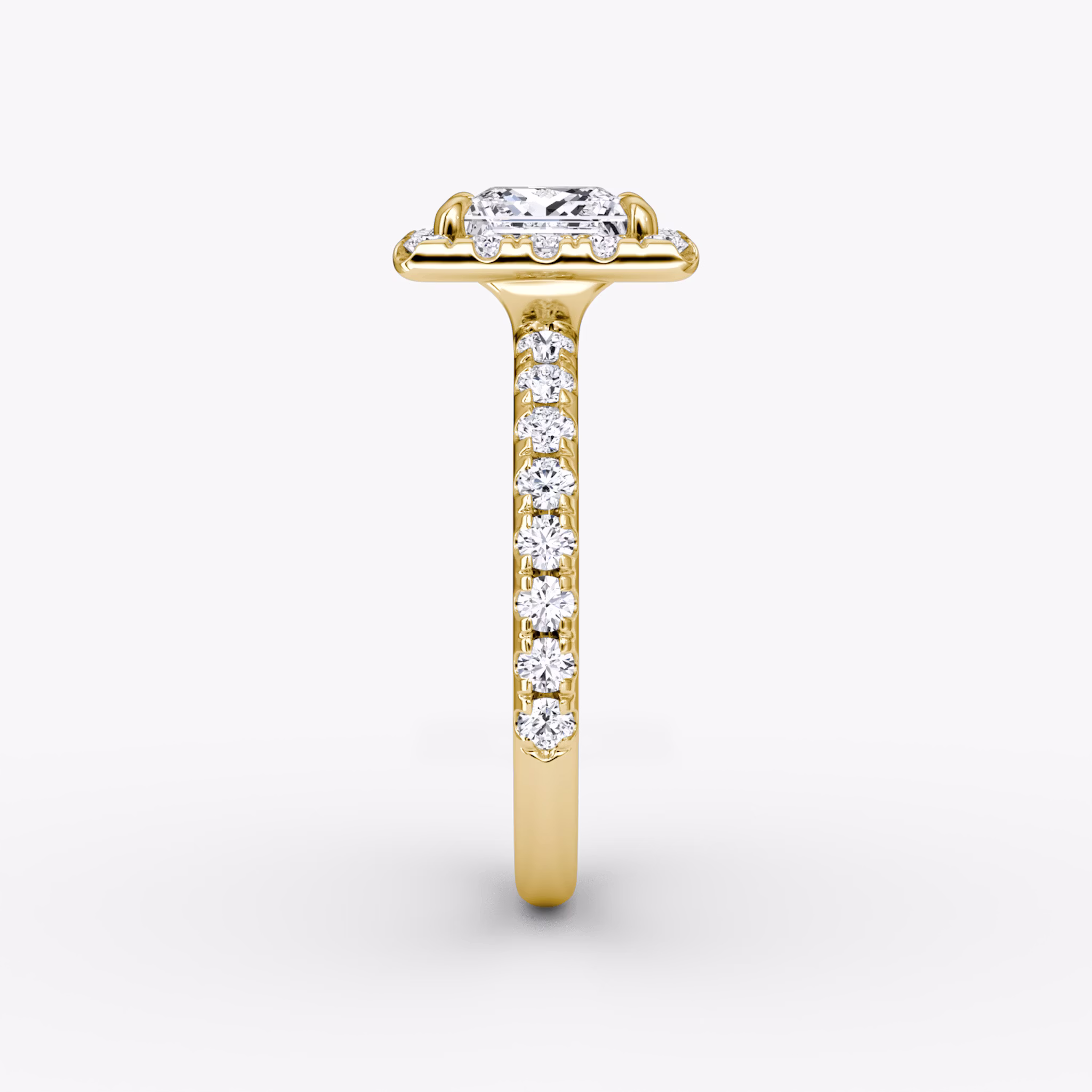 Halo | Princess | 18k | Gelbgold | bandAccent: Mit Pavé-Besatz | haloSize: large | diamondOrientation: vertical | caratWeight: other