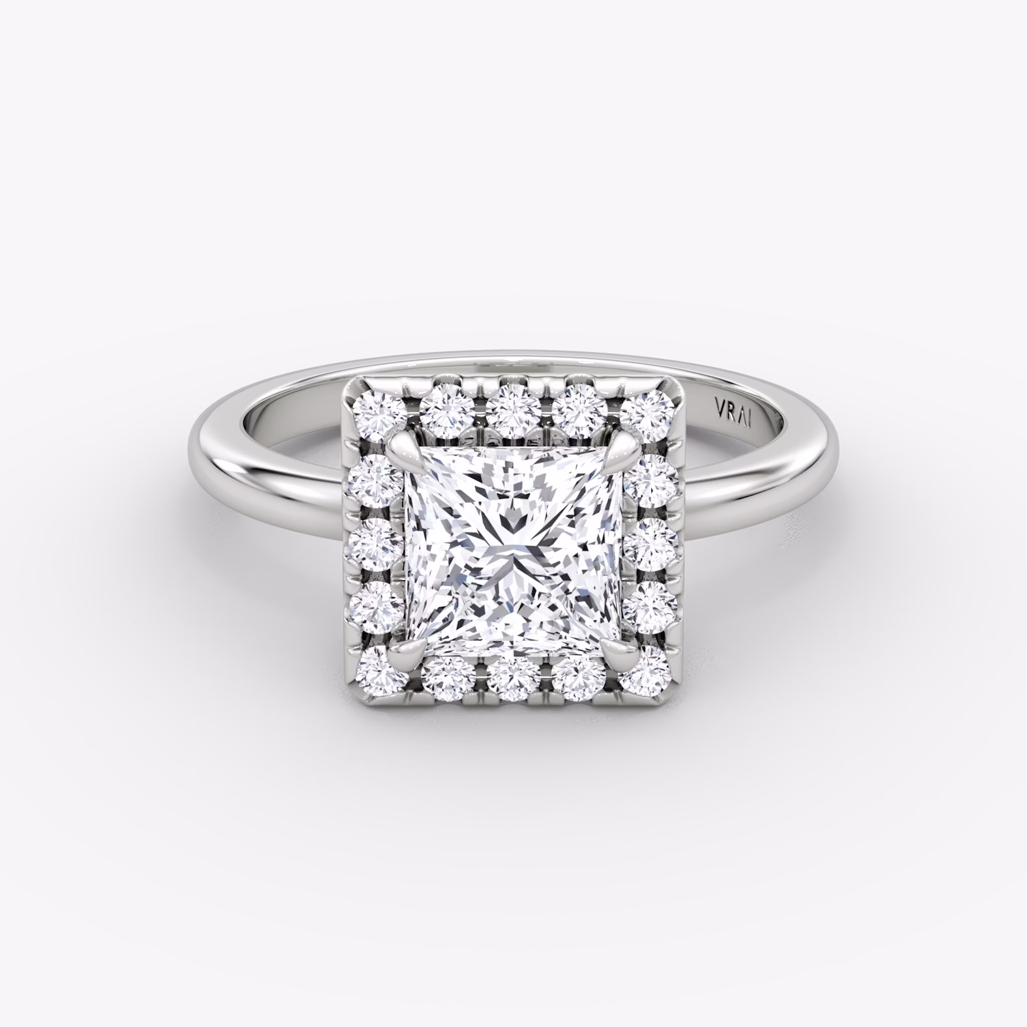 Halo | Princess | Platin | bandAccent: Ohne Pavé-Besatz | haloSize: large | diamondOrientation: vertical | caratWeight: other